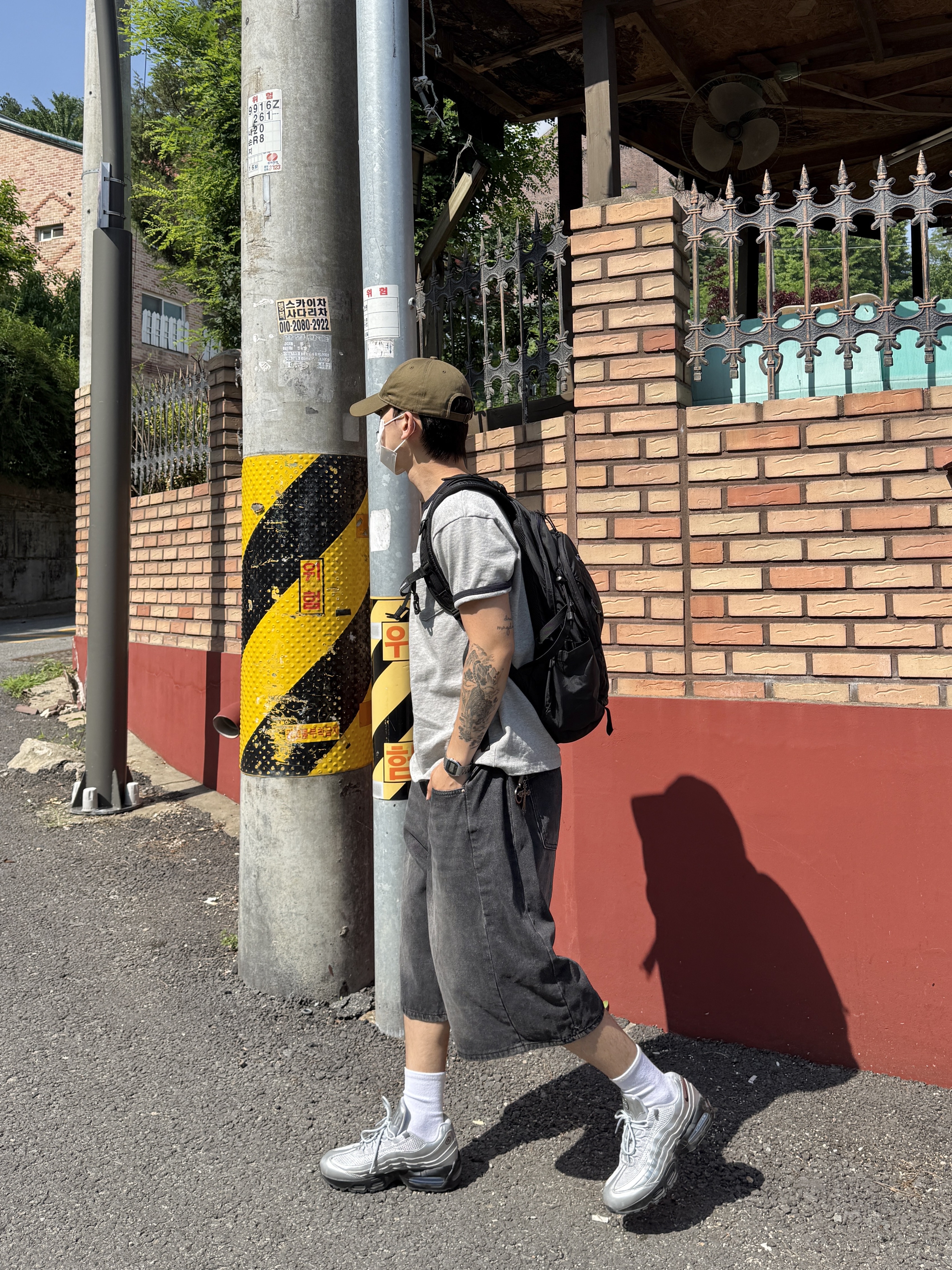 Casio A-158WA-1, Nike Air Max 95 Big Bubble Total 90 Metallic Silver Black 착용 스타일 - 3