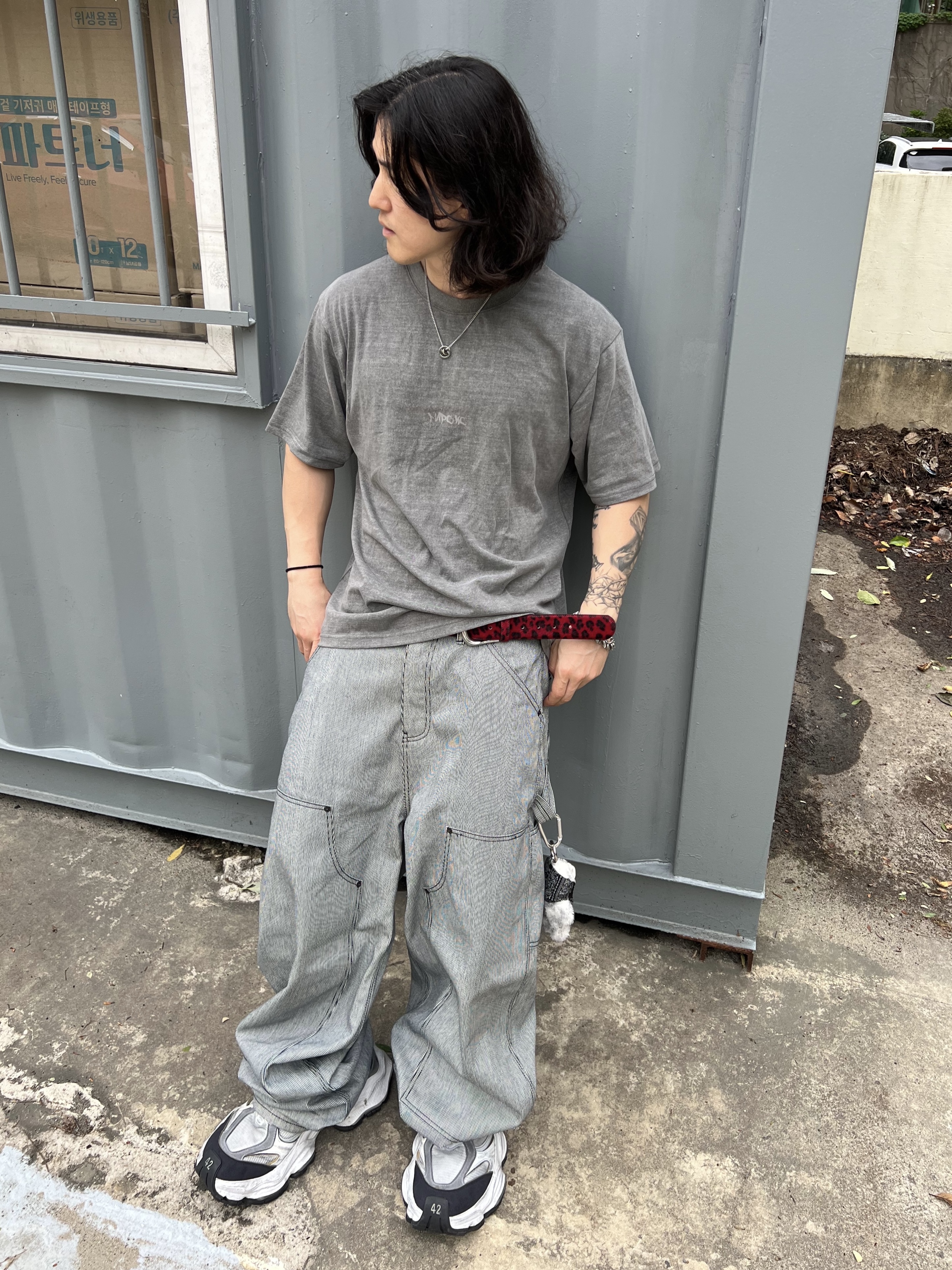 Balenciaga Cargo Sneakers White Grey, Undermycar Stripe Engineers Double Knee Work Pants Black Stripe - 24FW 착용 스타일 - 6
