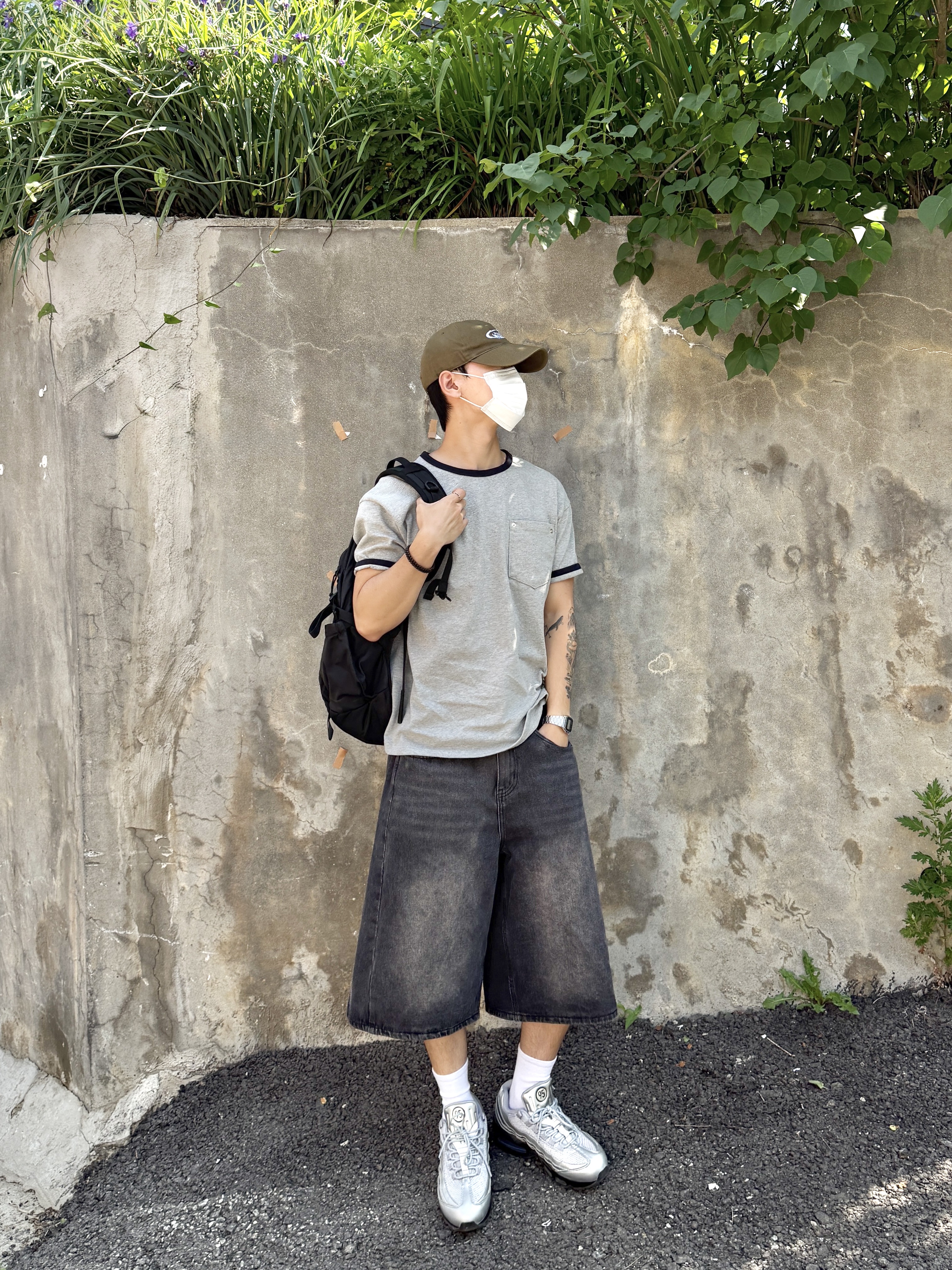 Casio A-158WA-1, Nike Air Max 95 Big Bubble Total 90 Metallic Silver Black 착용 스타일 - 1