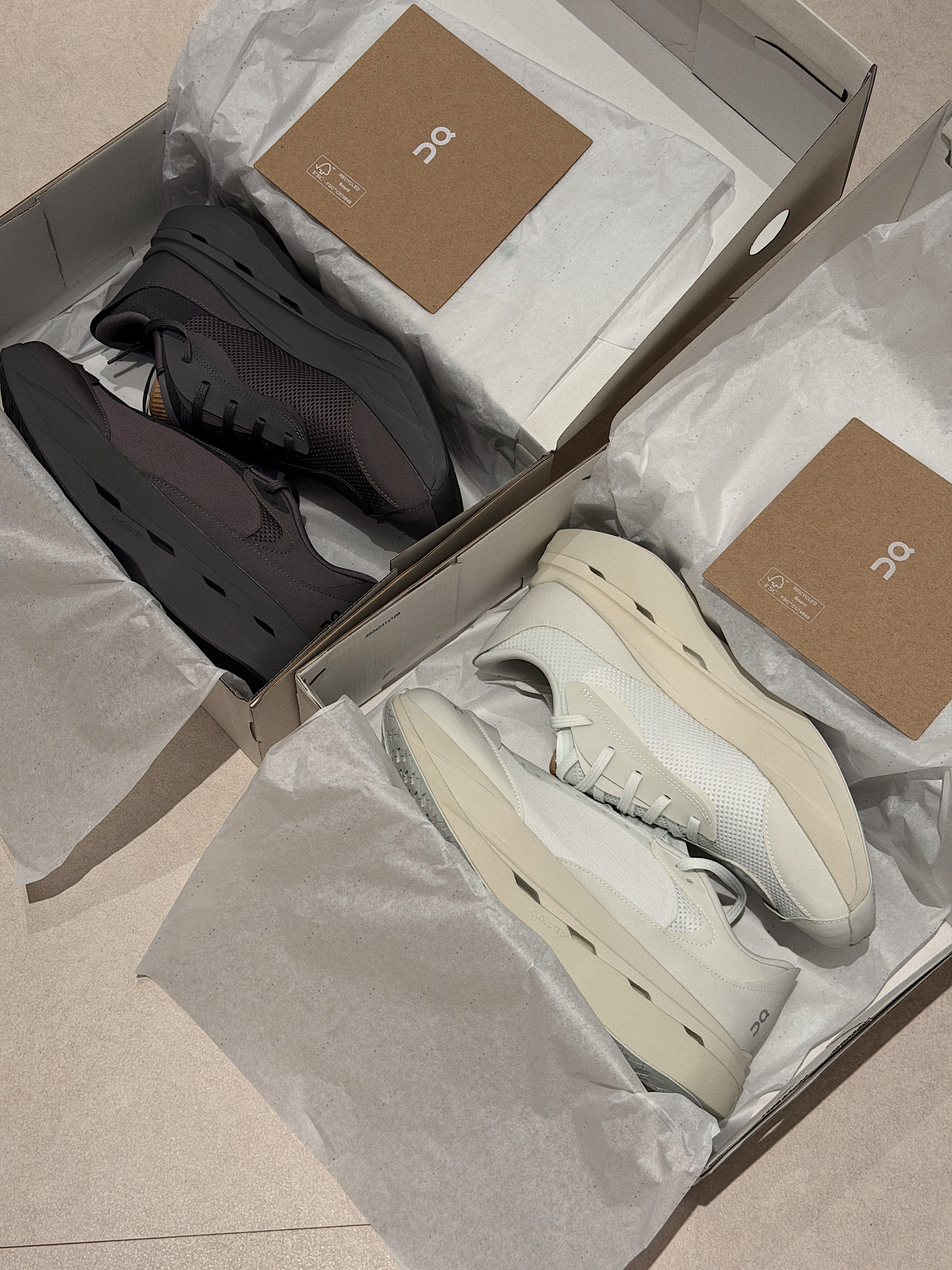 On Running x Post Archive Faction (Paf) Cloudboom Volt Ember Pebble, On Running x Post Archive Faction (Paf) Cloudboom Volt White Gale 착용 스타일 - 8
