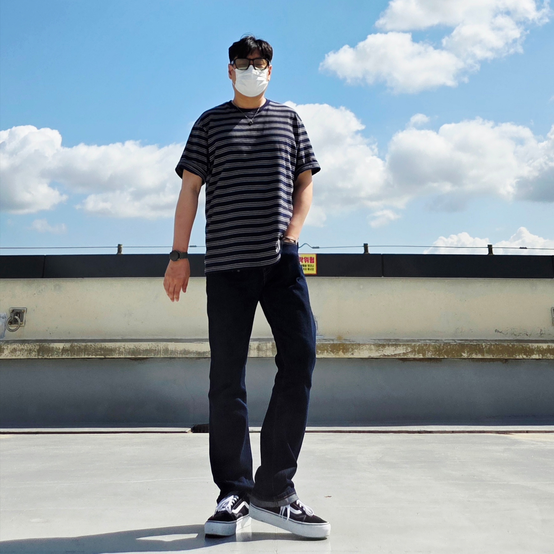 Knitted Stripe Leathrer Heart T-Shirt Navy, Vans Old Skool Platform Black White 착용 스타일 - 3