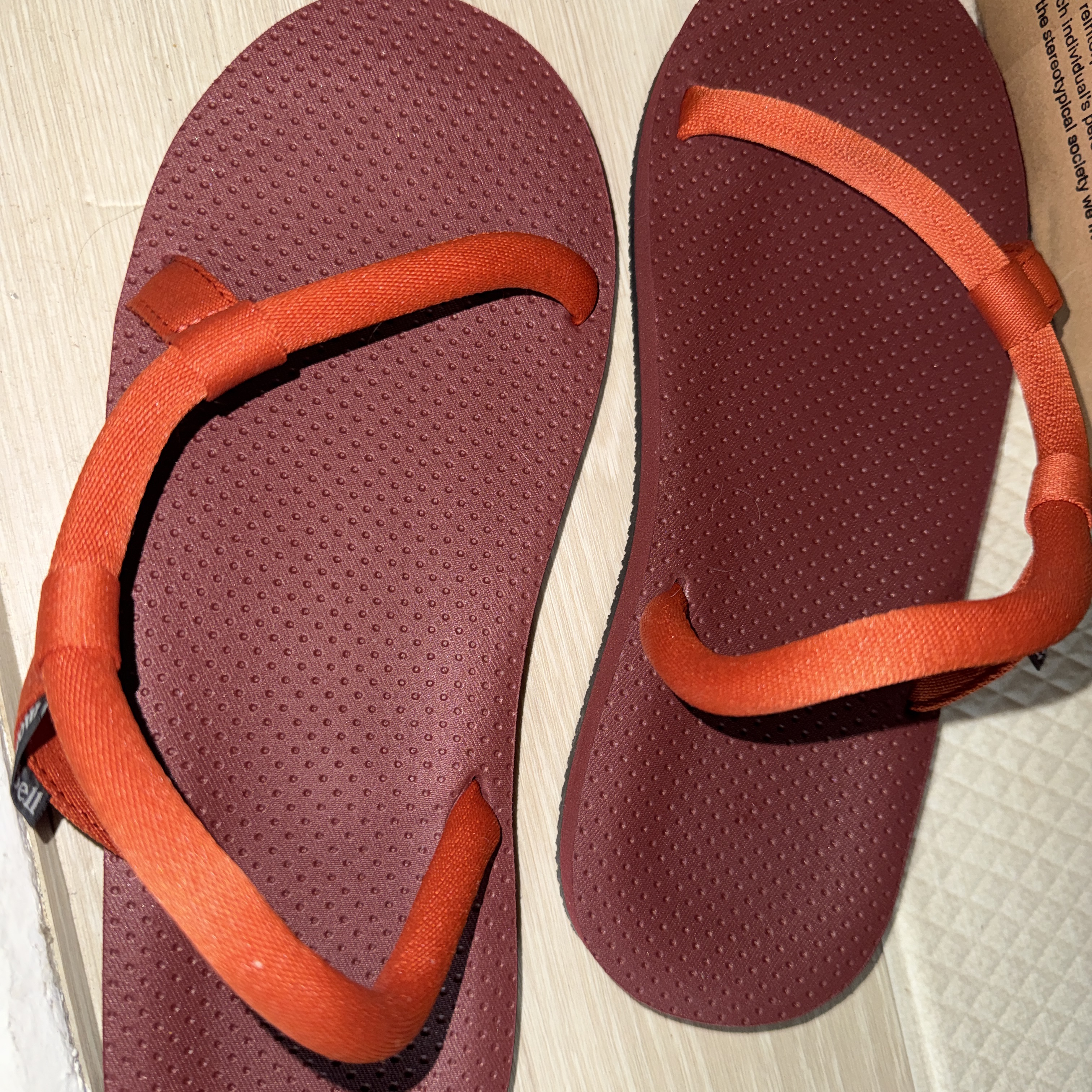 Montbell Sock-On Sandals Orange 착용 스타일