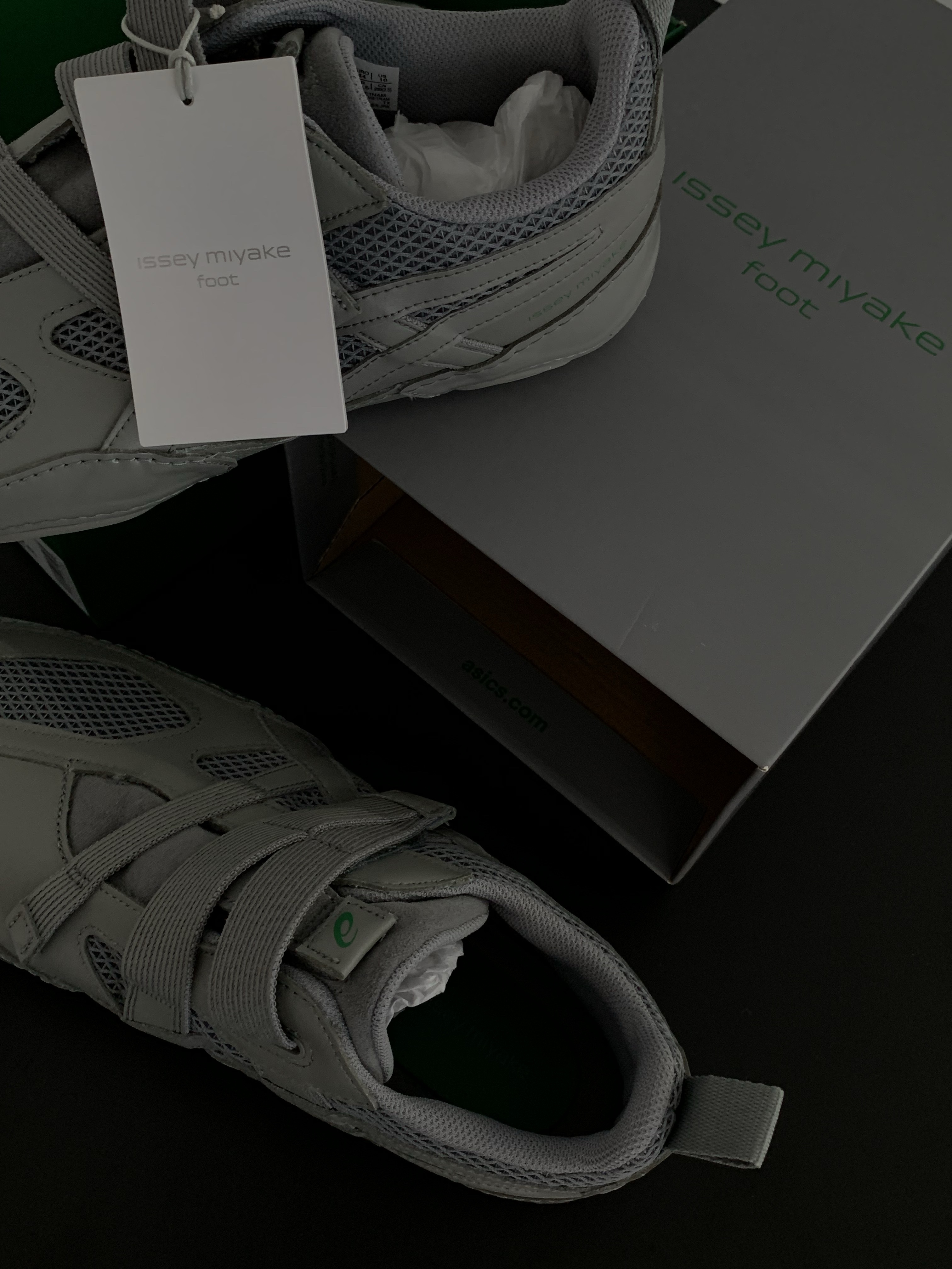 Asics x Issey Miyake Hyper Taping Grey 착용 스타일 - 1
