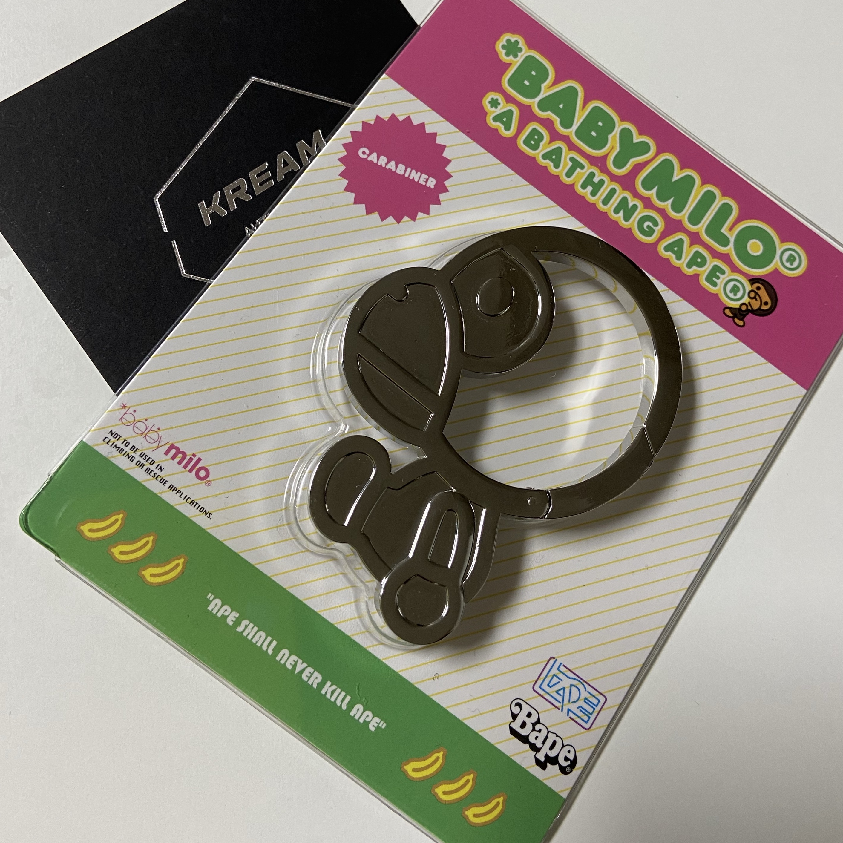 BAPE Baby Milo Carabiner Silver 착용 스타일
