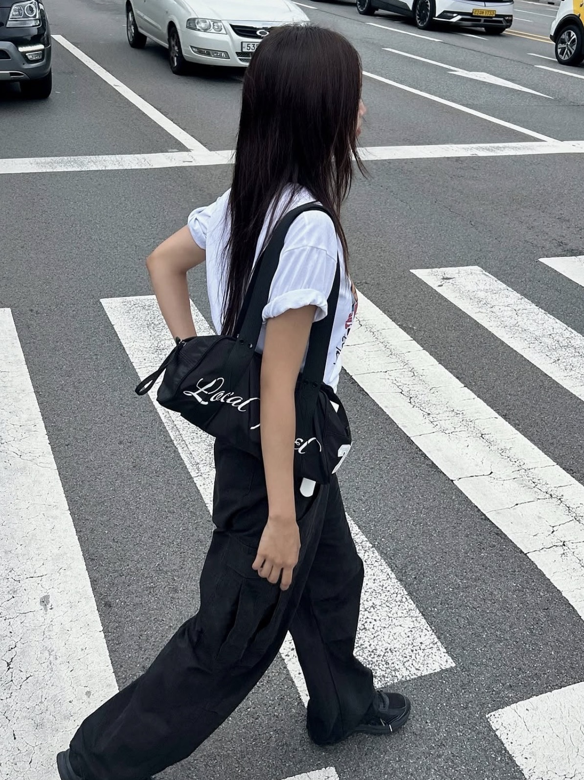 MAINBOOTH [Beatles] Love T-Shirt White, Sculptor Local Angel Gym Bag Black 착용 스타일 - 1