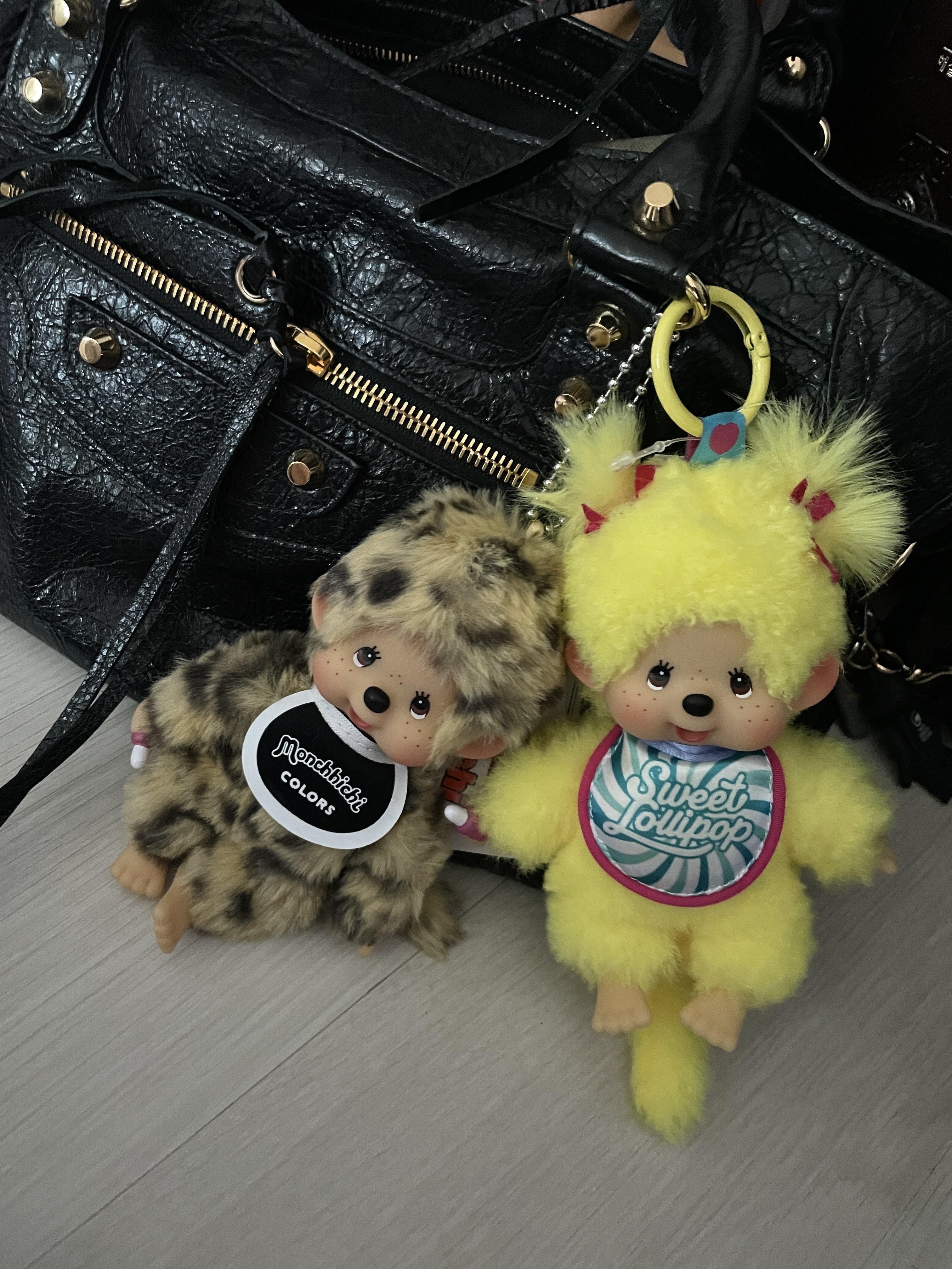 Monchhichi Sweet Lollipop Girl Key Chain Yellow, Monchhichi Colors Keychain Leopard Print 착용 스타일 - 2