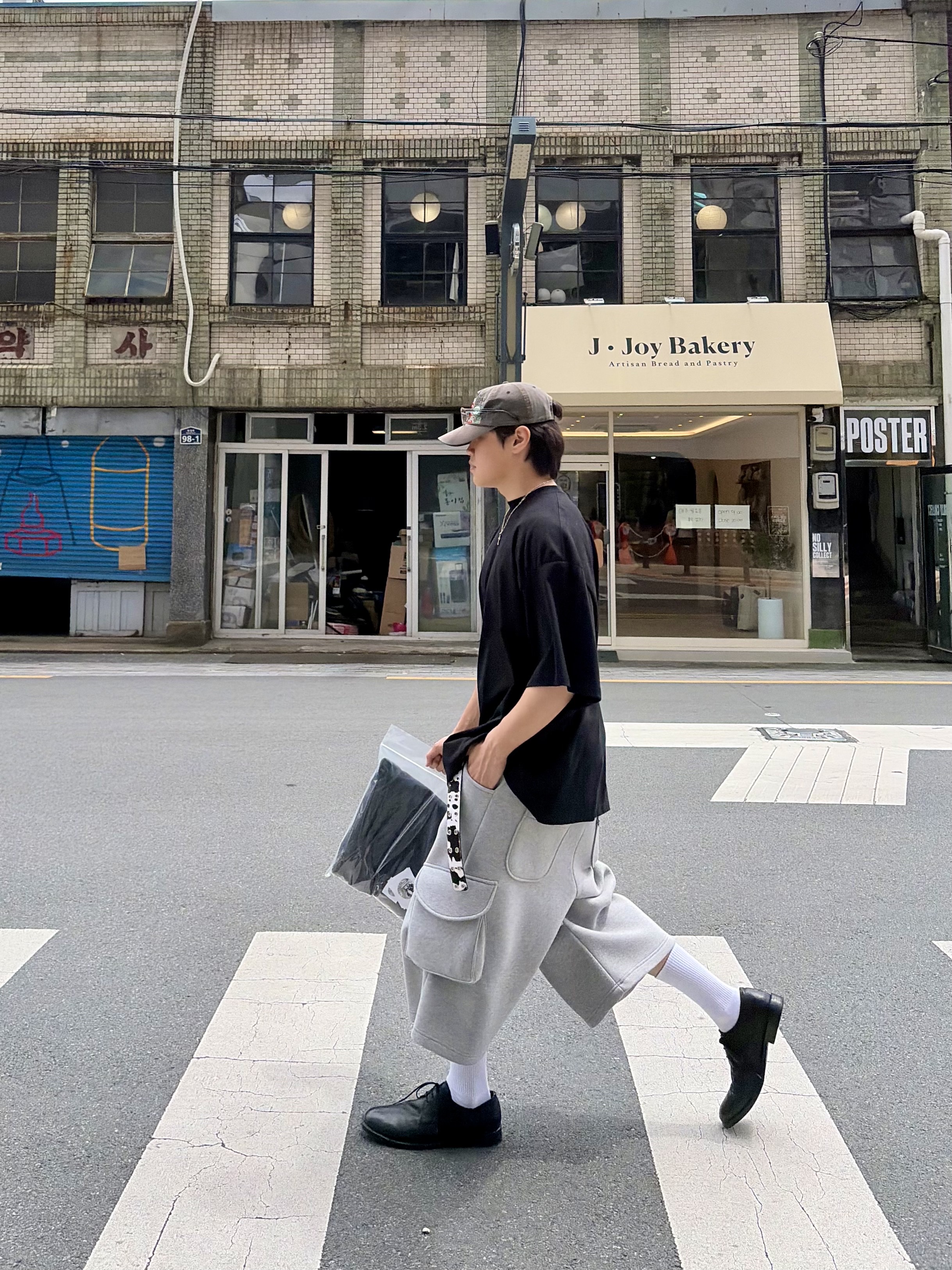 MJD Wide Cargo Bermuda Pants Melange Grey, Kamien x MJD Double Hole Belt Oreo Calf Hair 착용 스타일 - 5