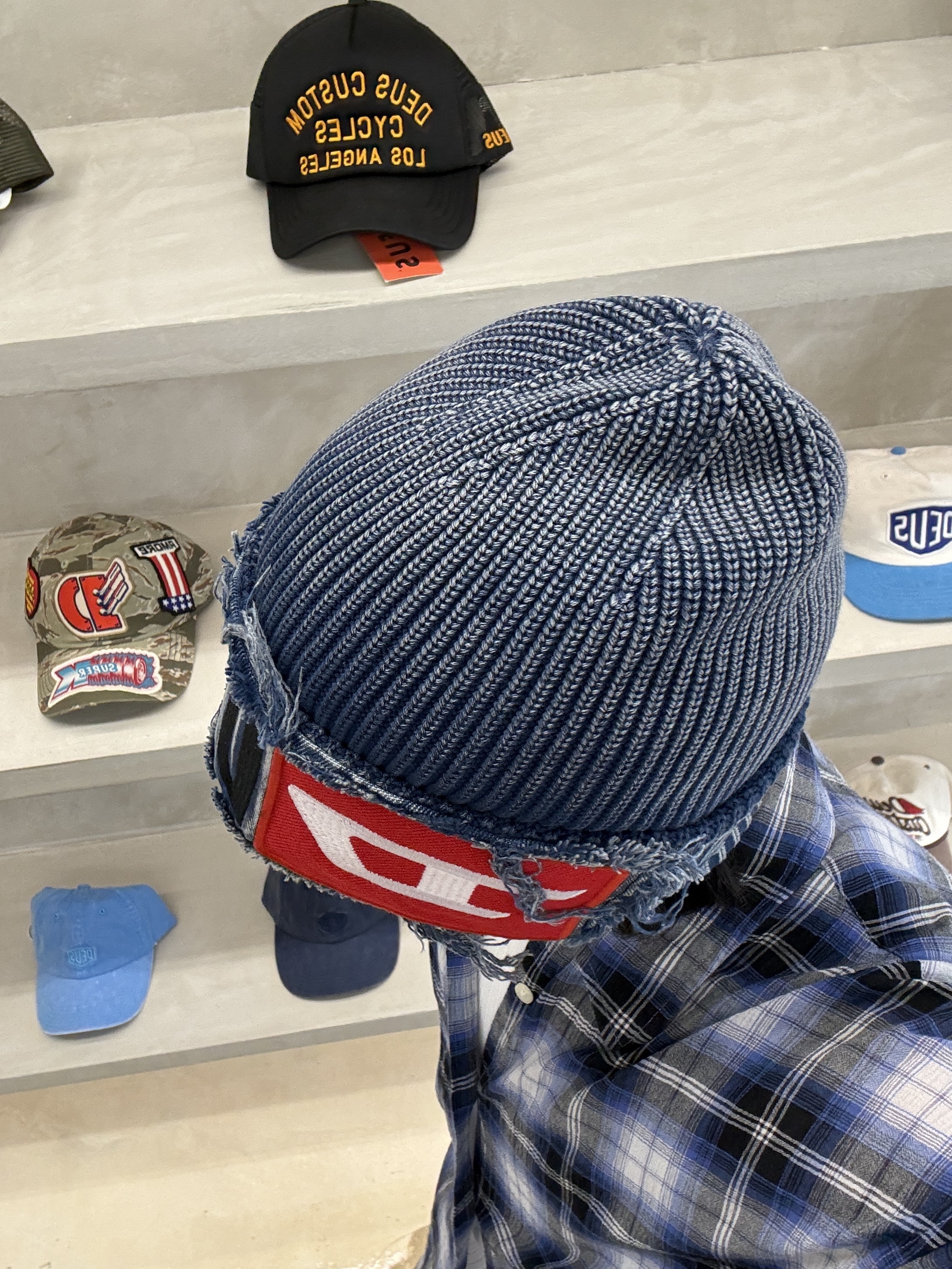 (W) Diesel K-Frok Beanie Blue 착용 스타일 - 2