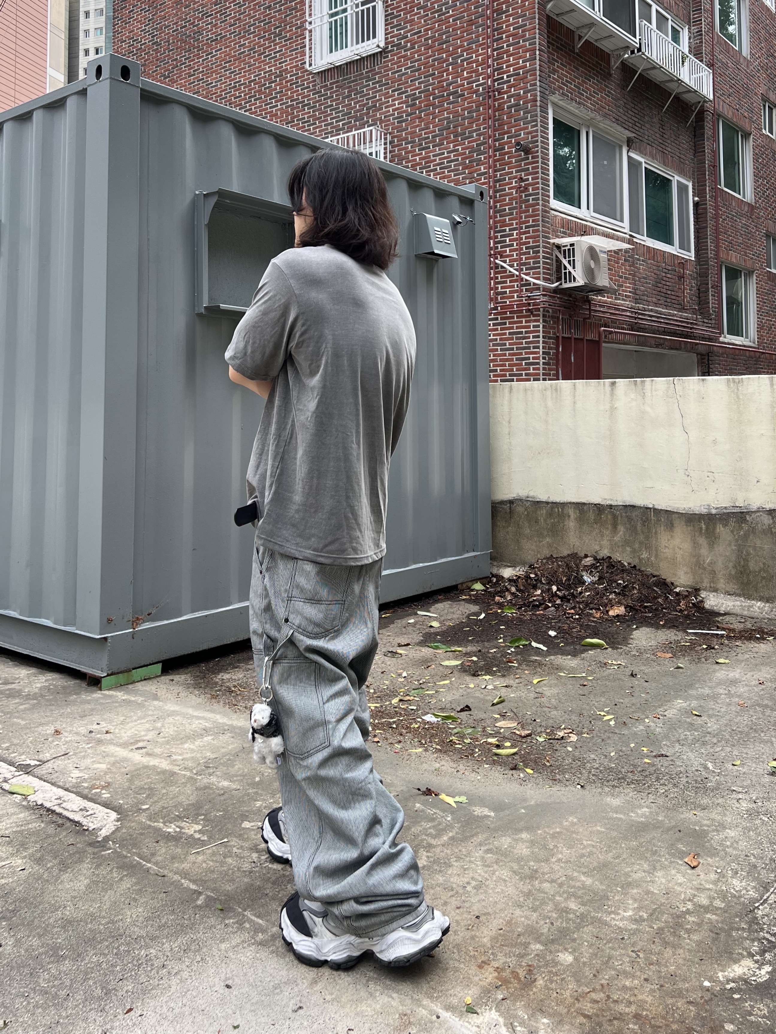 Balenciaga Cargo Sneakers White Grey, Undermycar Stripe Engineers Double Knee Work Pants Black Stripe - 24FW 착용 스타일 - 3