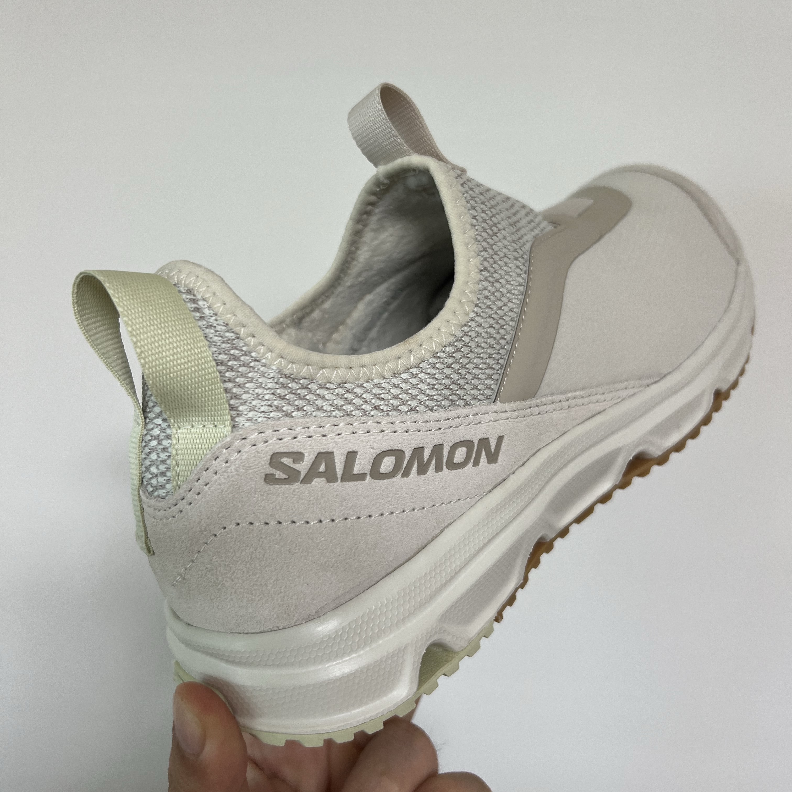 Salomon RX Snug Almond Milk Feather Gray 착용 스타일 - 2