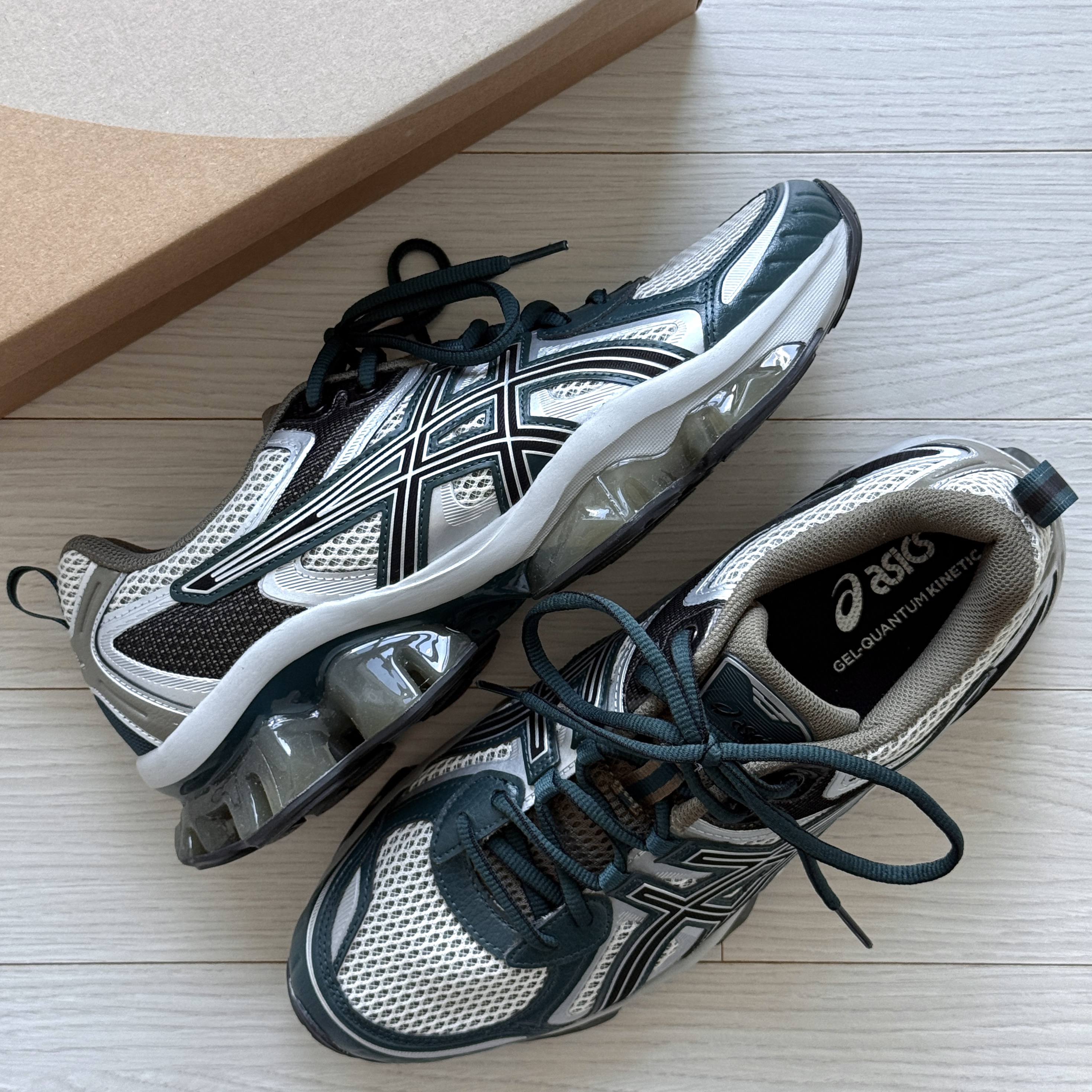 Asics Gel-Quantum Kinetic Oatmeal Dark Taupe 착용 스타일