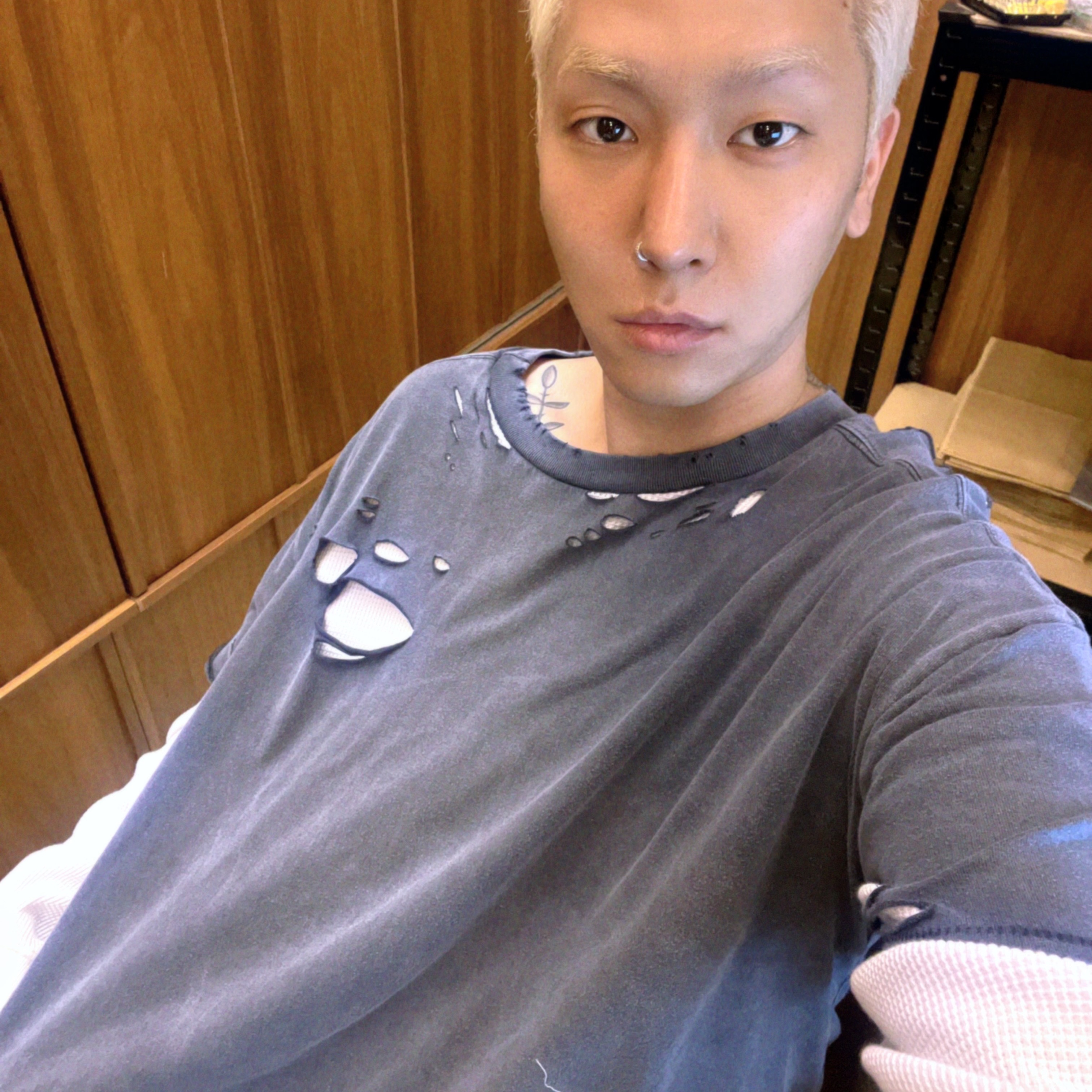 Hommless VTG Layered Waffle LS Washed Blue 착용 스타일