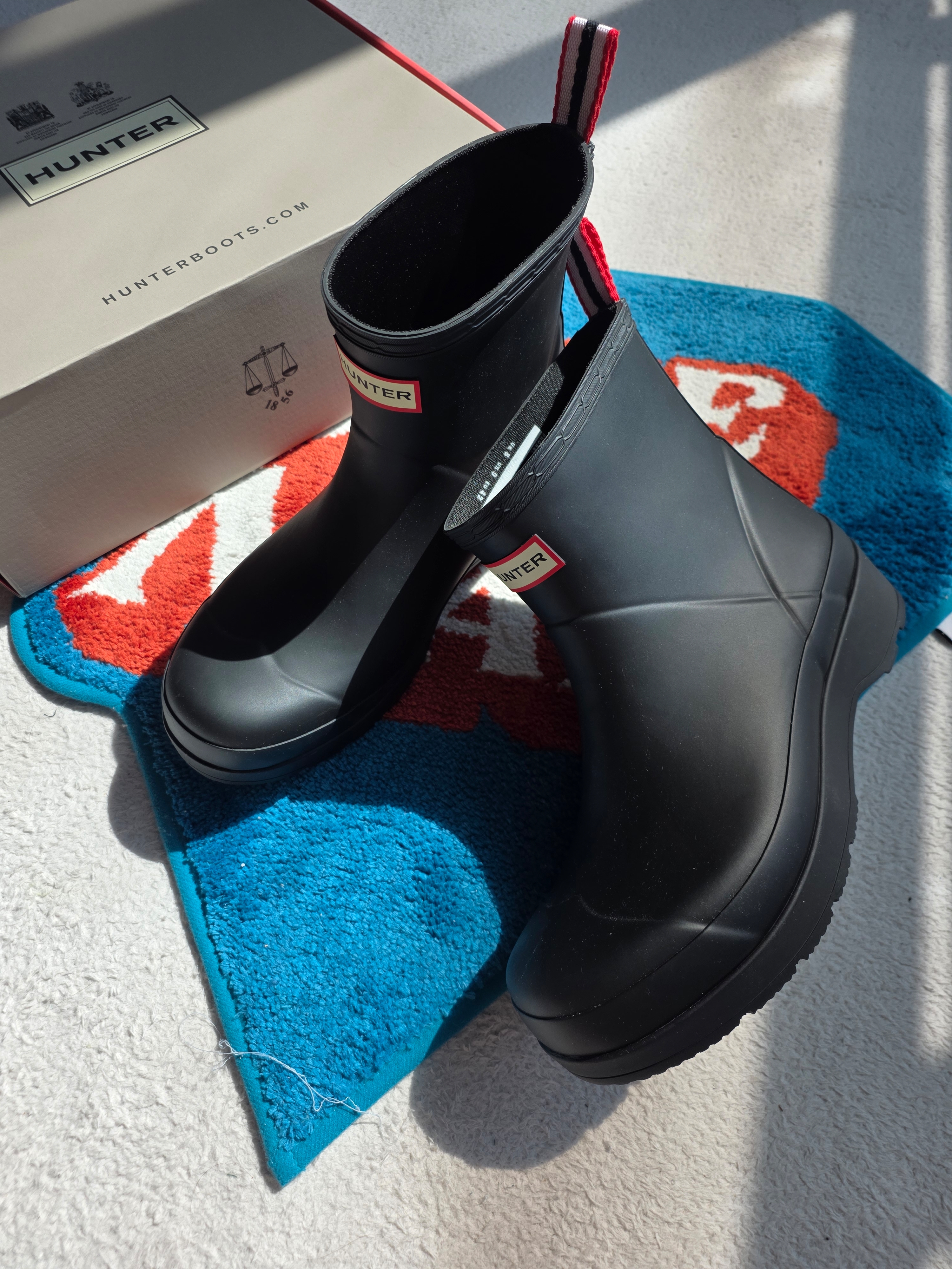 (W) Hunter Play Short Rain Boots Black 착용 스타일