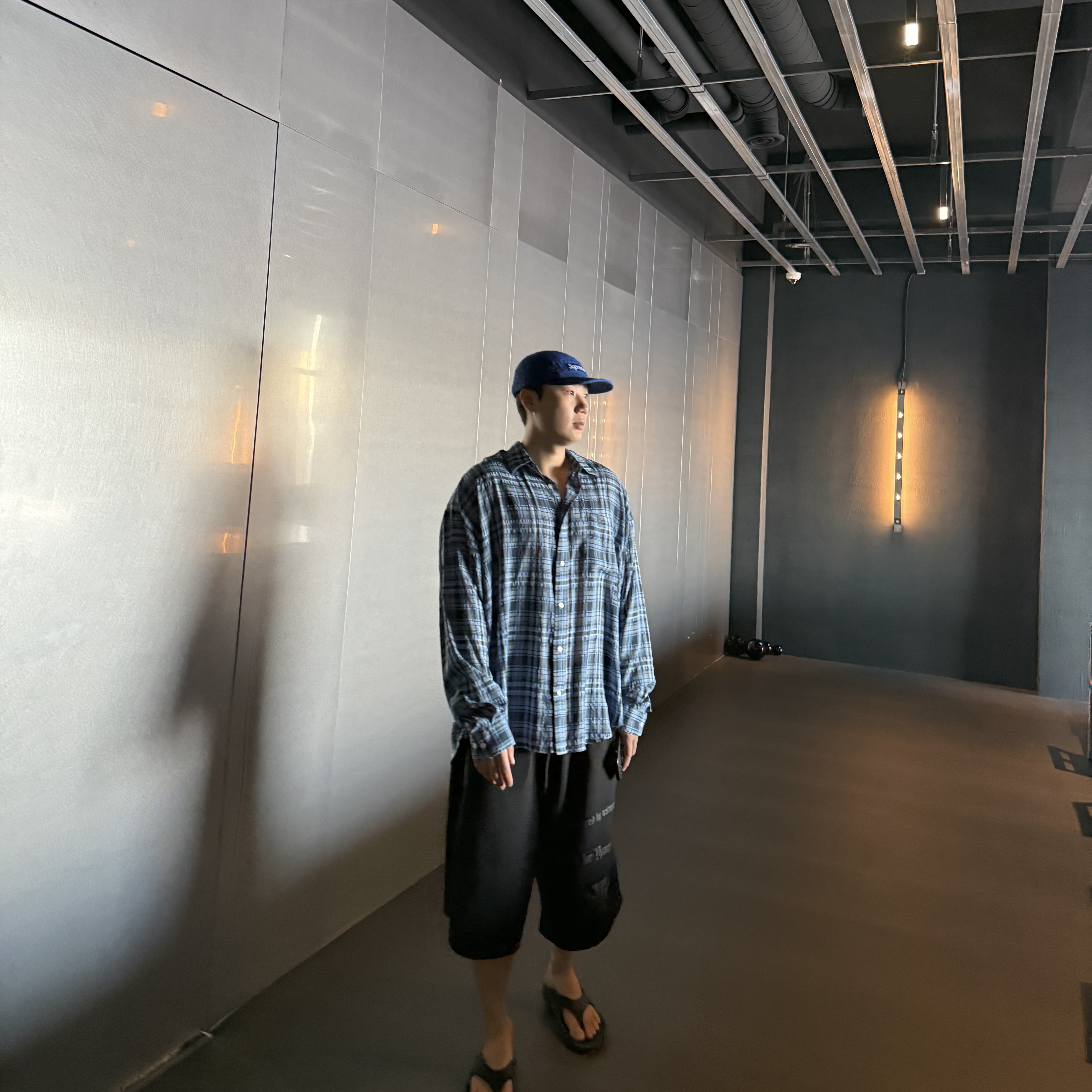 [KREAM 단독][예약 배송]  Sapiens Engineered Waffle Over Fit Shorts Black 착용 스타일