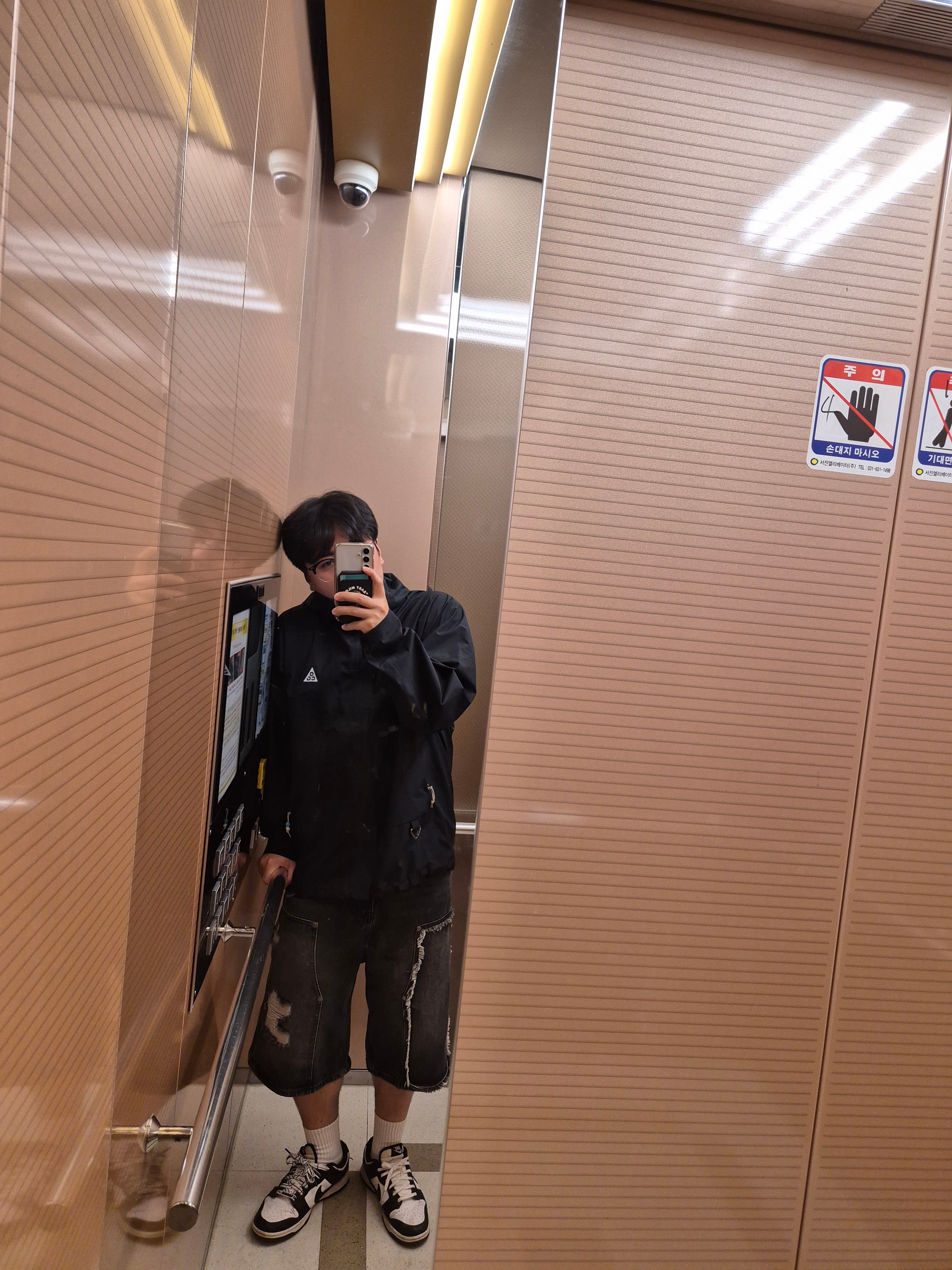 Nike ACG Morpho Storm-Fit ADV Rain Jacket Black - Asia 착용 스타일