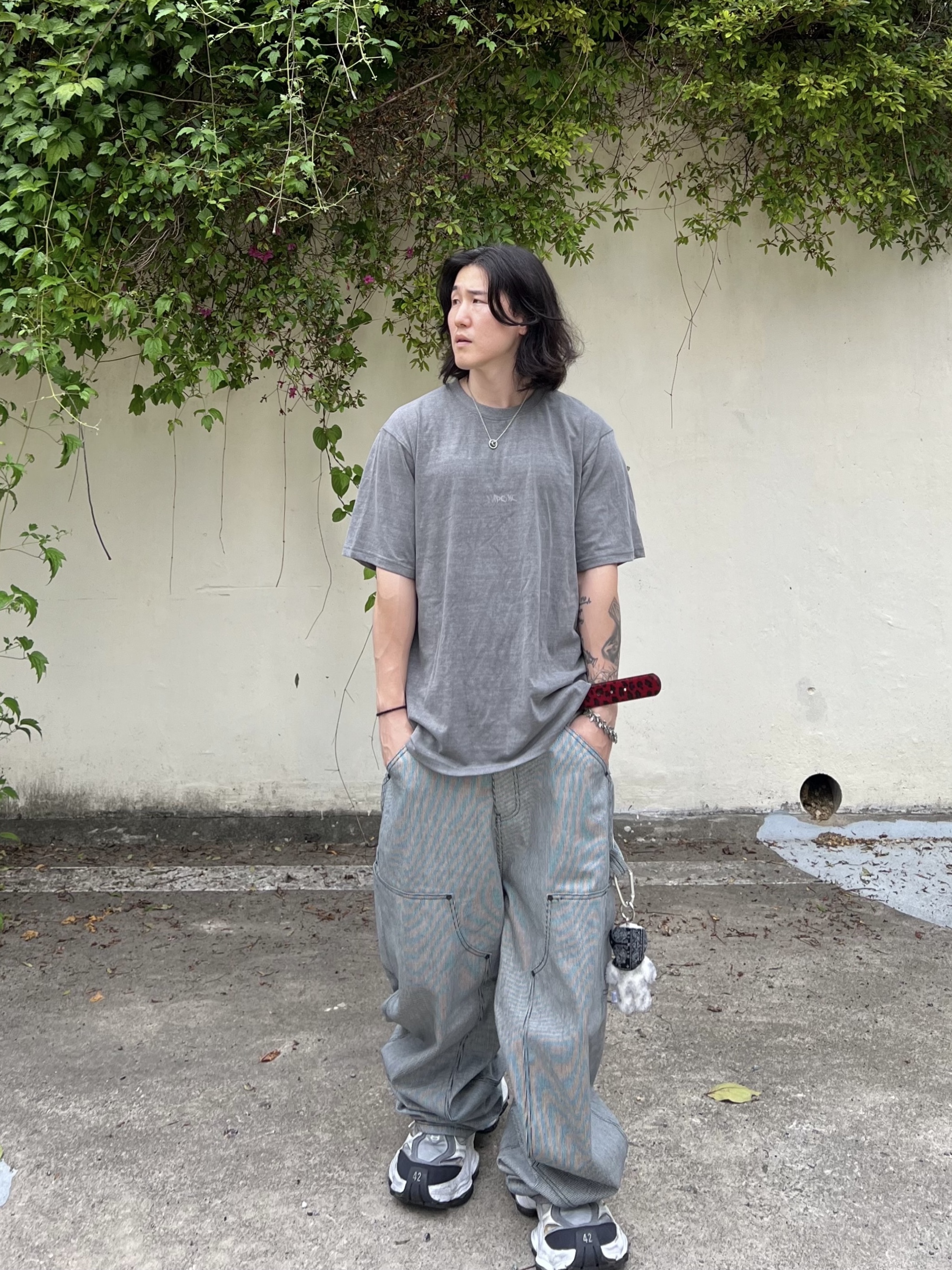 Balenciaga Cargo Sneakers White Grey, Undermycar Stripe Engineers Double Knee Work Pants Black Stripe - 24FW 착용 스타일 - 2
