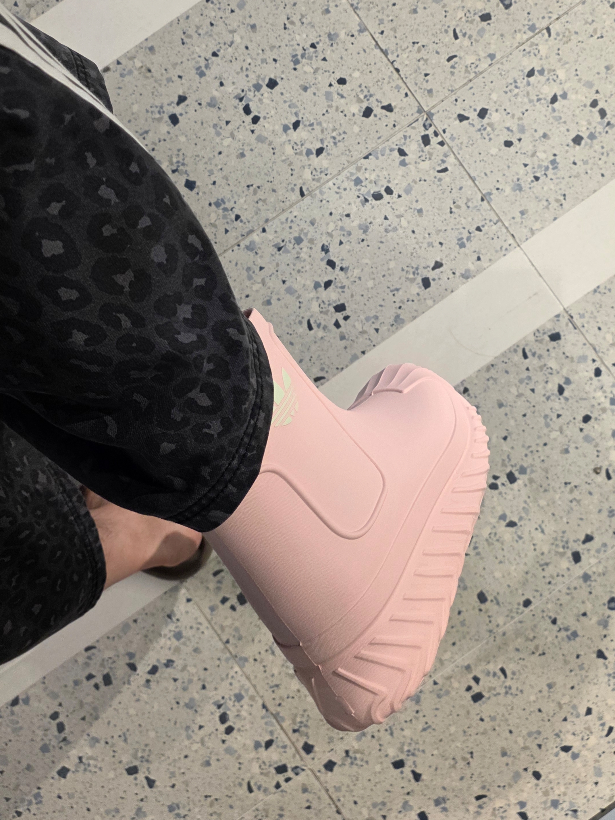 (W) Adidas Adifom Superstar Boot Sandy Pink 착용 스타일 - 4