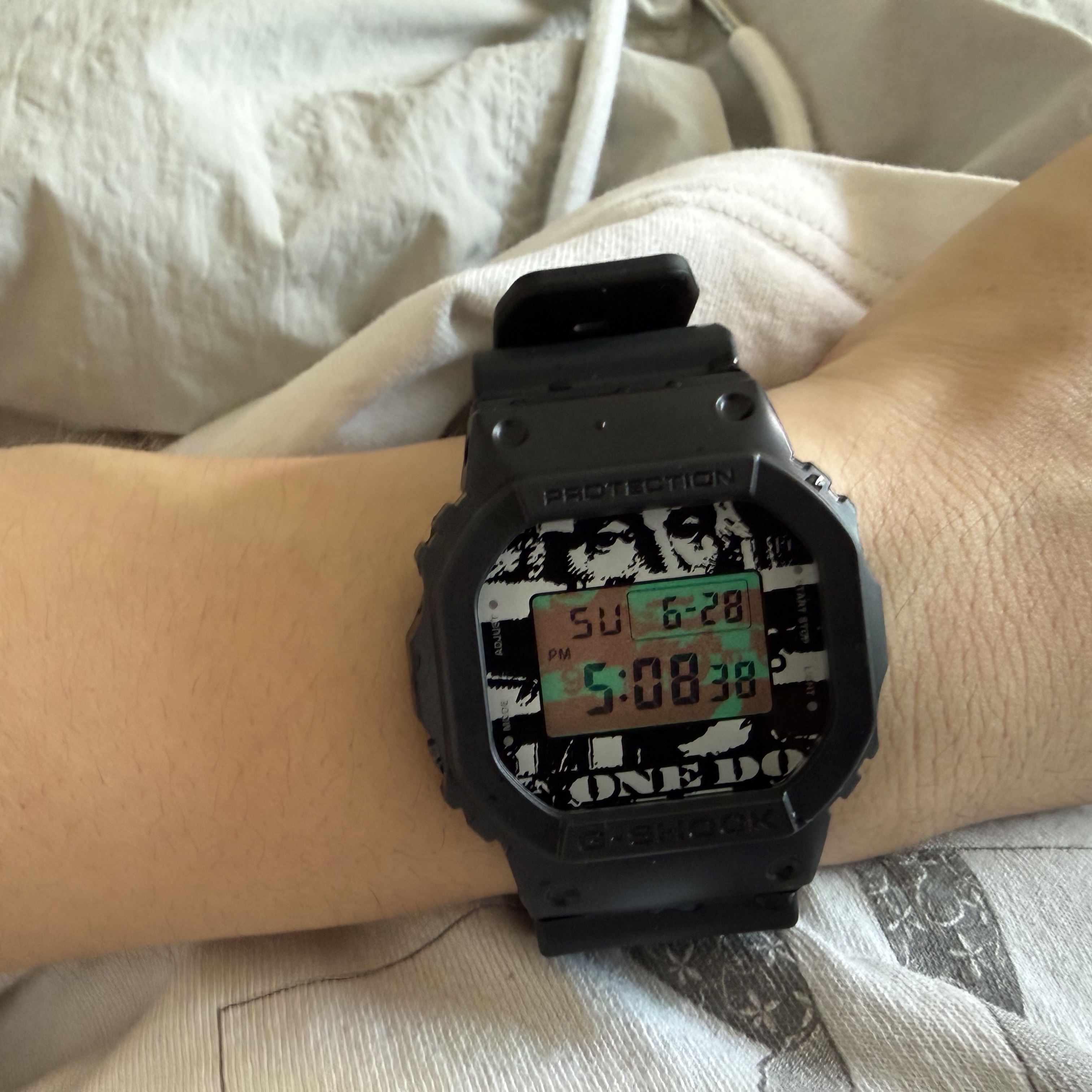 Casio G-Shock x Beams T x Kousuke Kawamua DW-5600-E 착용 스타일 - 2
