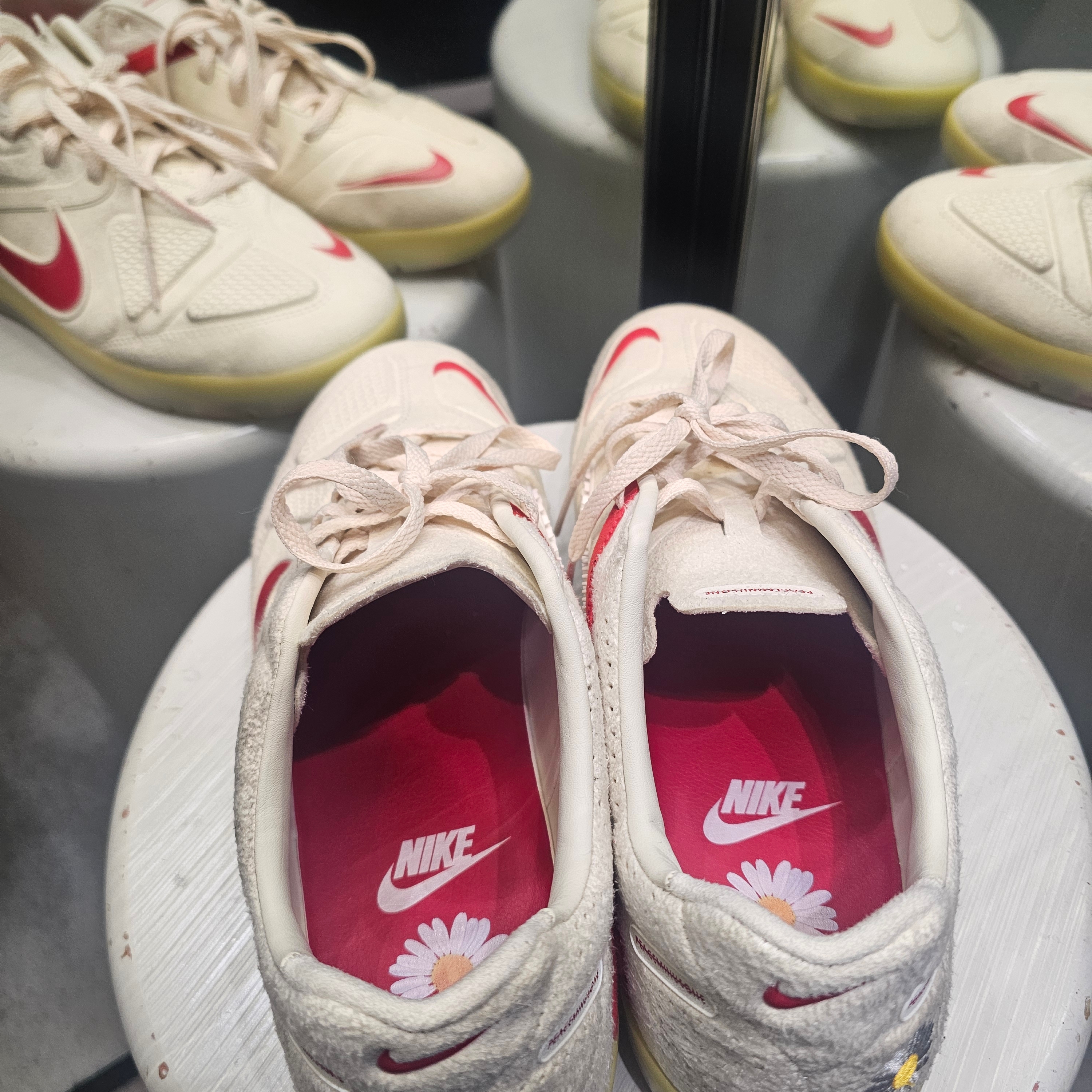 Nike x Peaceminusone Cryoshot CTR360 Natural and University Red 착용 스타일 - 3