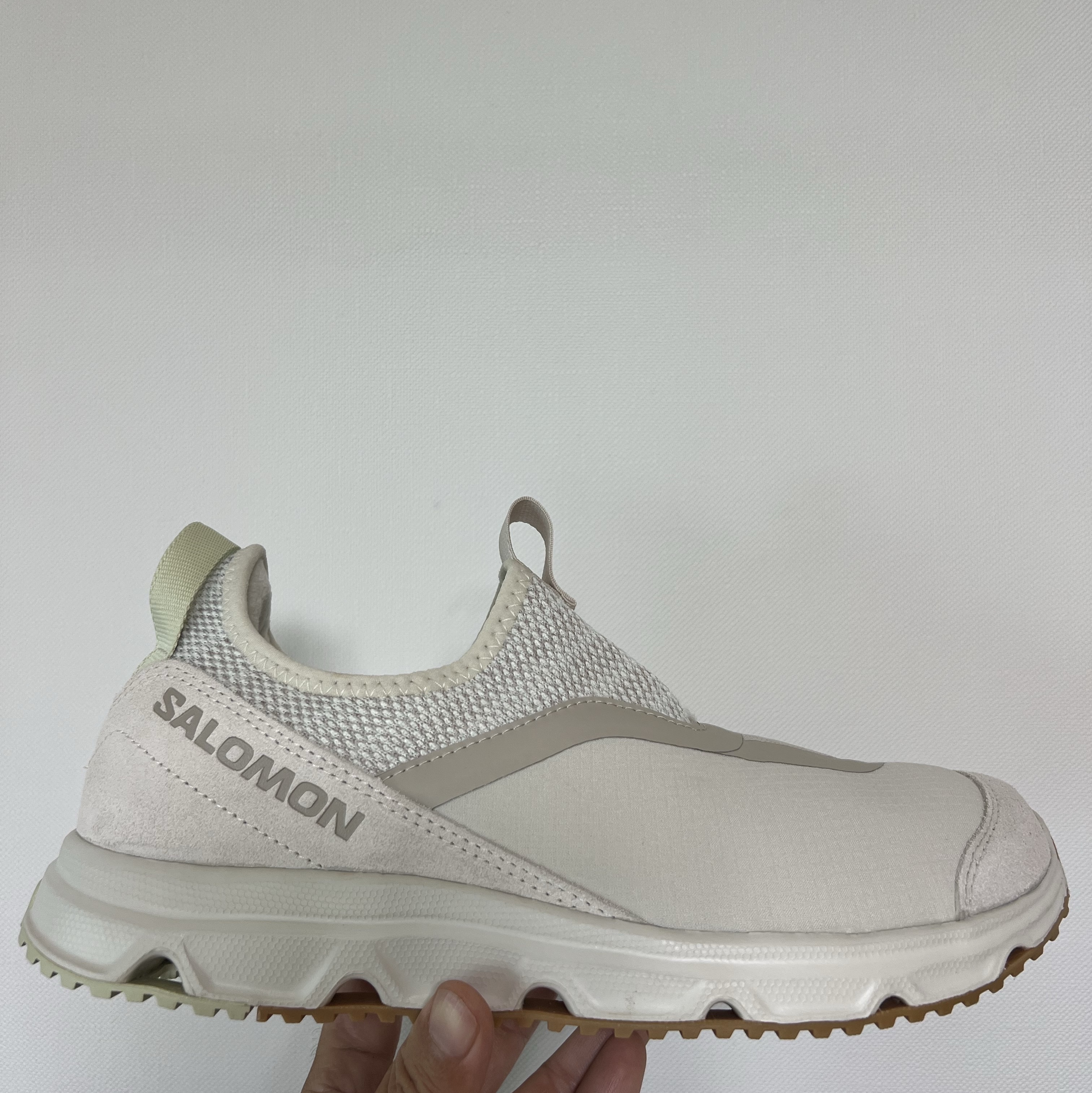 Salomon RX Snug Almond Milk Feather Gray 착용 스타일 - 1