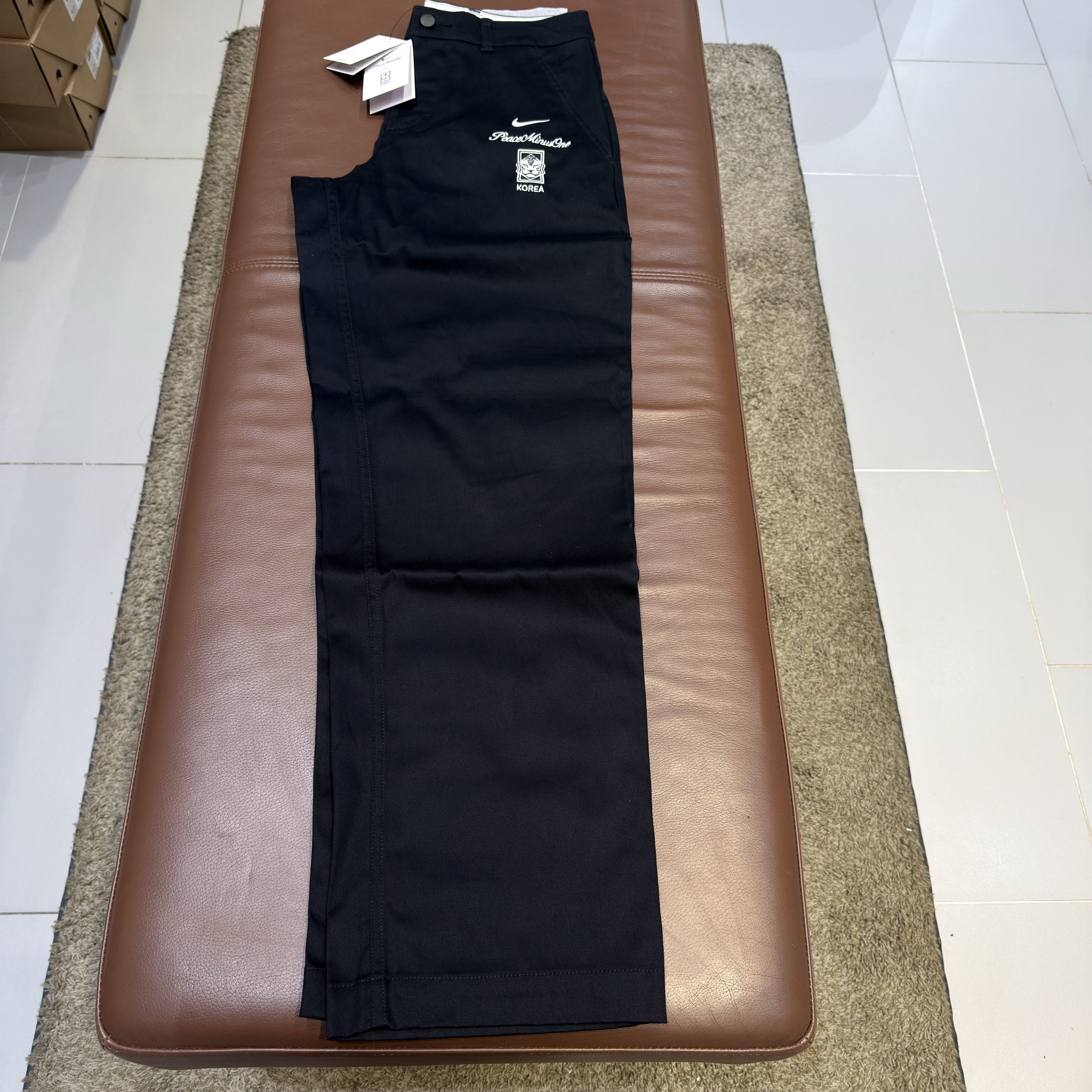 Nike x Peaceminusone Korea Chino Pants Black (IM3222-010) 착용 스타일 - 1