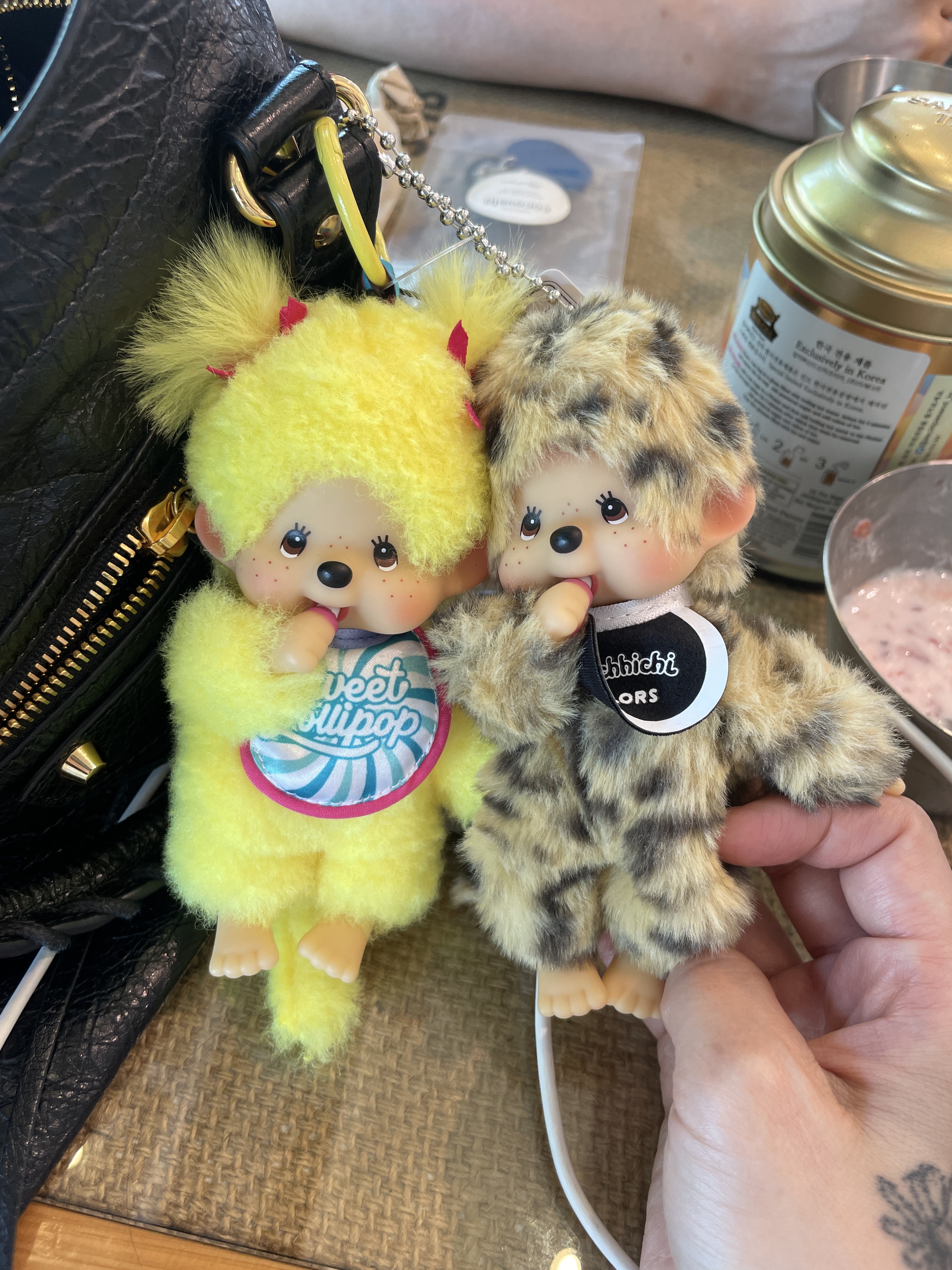 Monchhichi Sweet Lollipop Girl Key Chain Yellow, Monchhichi Colors Keychain Leopard Print 착용 스타일 - 1