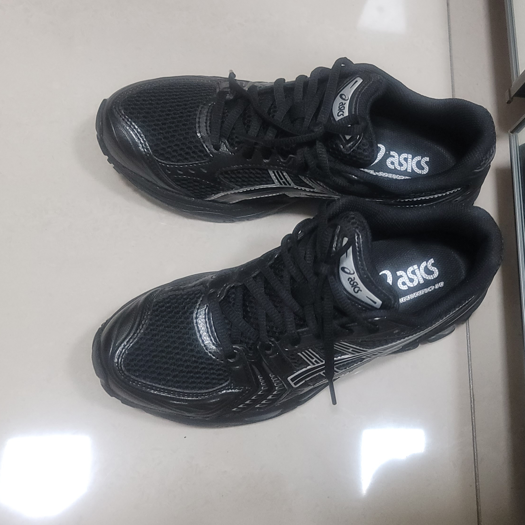 Asics Gel-Kayano 14 Black Pure Silver 착용 스타일 - 1