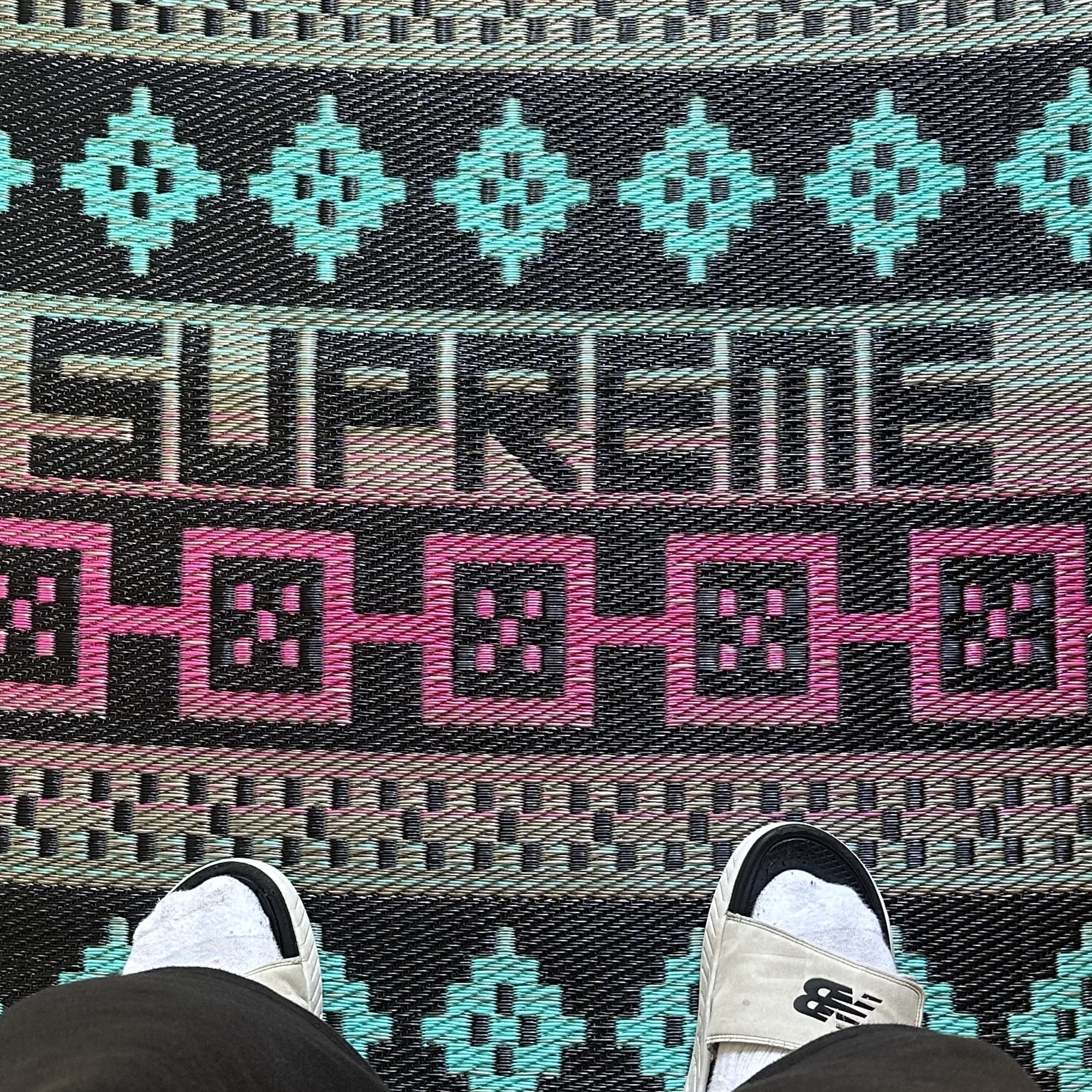 Supreme x Sosenap Plastic Mat Grey - 26SS 착용 스타일