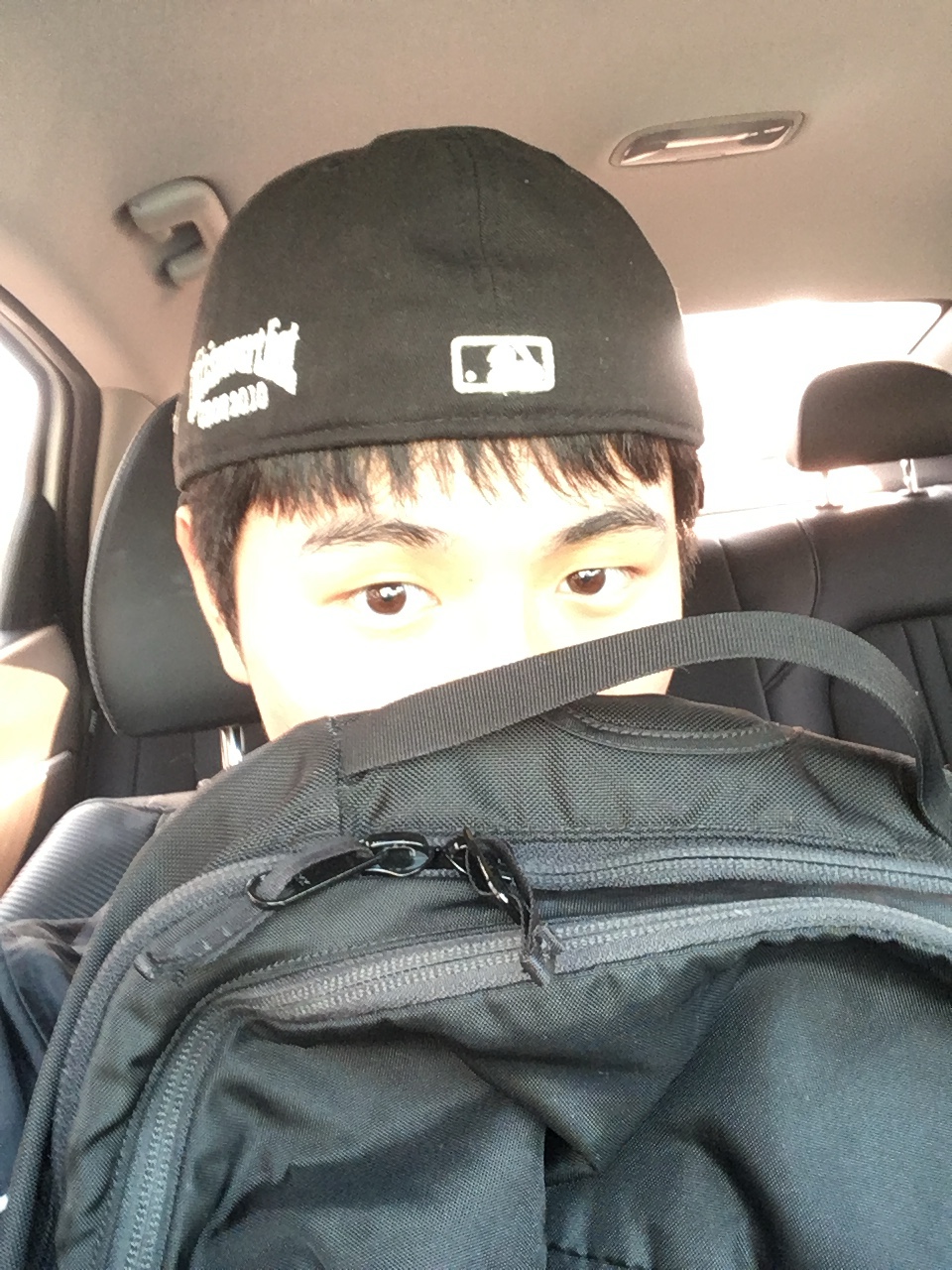 Thisisneverthat x New Era x MLB New York Yankees 59Fifty Retro Crown Cap Black, Arc'teryx Mantis 26 Backpack Black 착용 스타일 - 1