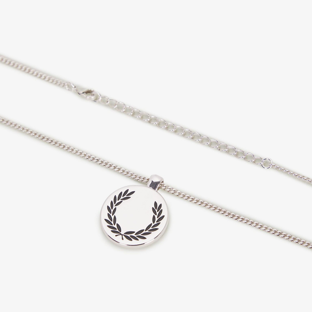 프레드페리 로렐 리스 펜던트 네크리스 메탈릭 실버(Fred Perry Laurel Wreath Pendant Necklace Metallic Silver) - 2