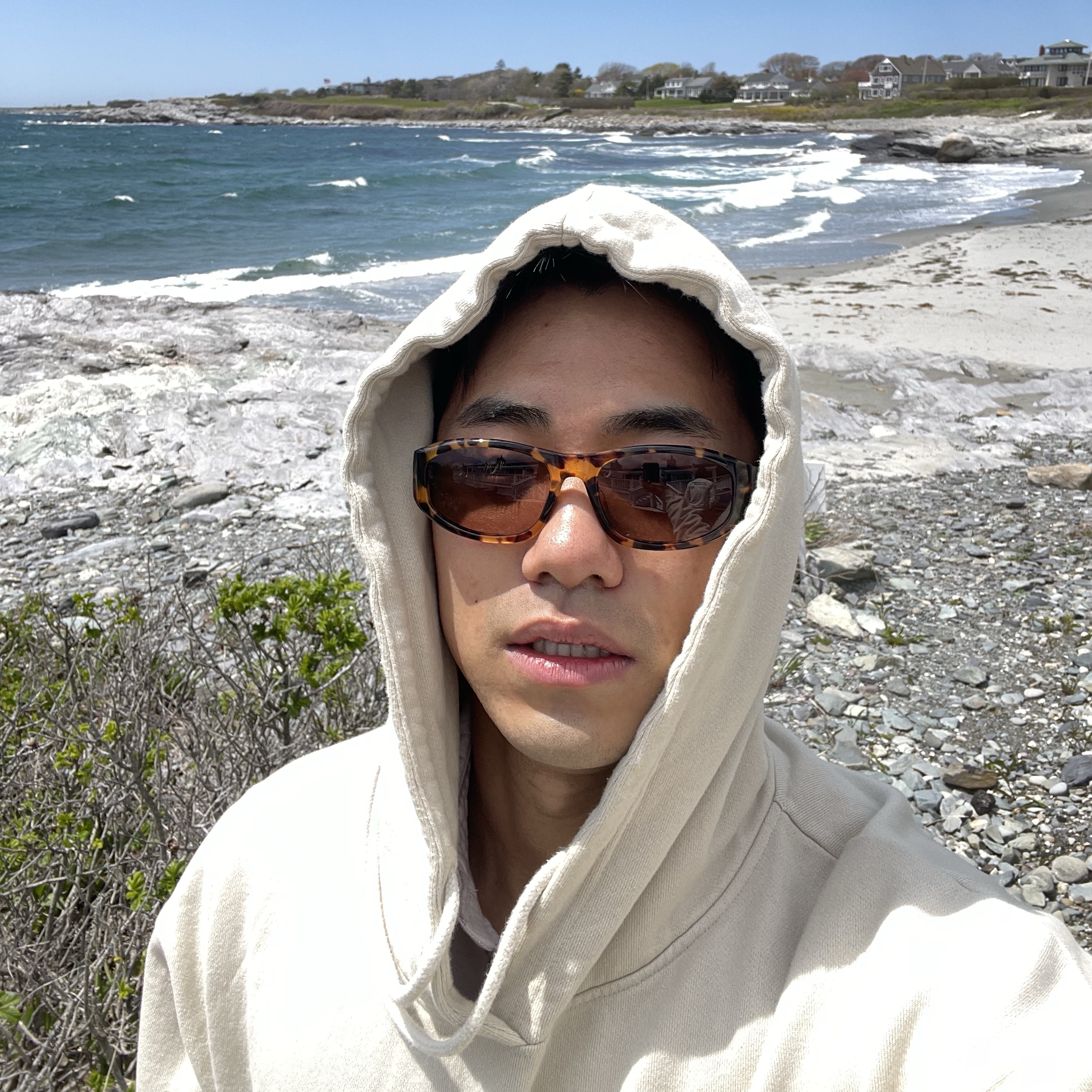 UVU Toscana Hoodie Ecru, Stone Island B100005 Micro Brushed Nylon-TC_S.I. Marina Loose-Wide-Leg-Fit Mid-Length Swim Shorts Quartz Green - 26SS 착용 스타일 - 2
