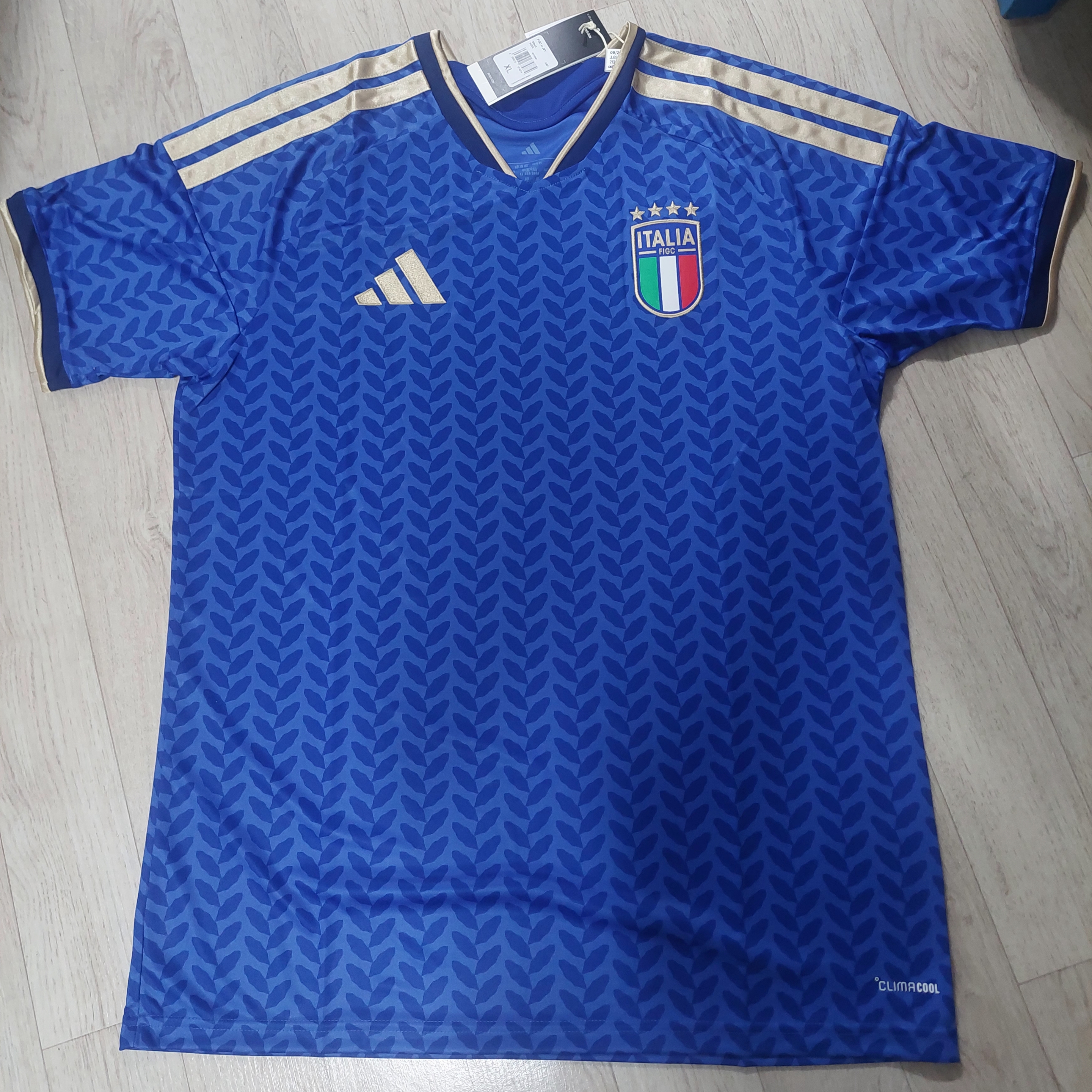 Adidas Italy 2026 Home Jersey Bold Blue - KR Sizing (Non Marking Ver.) 착용 스타일