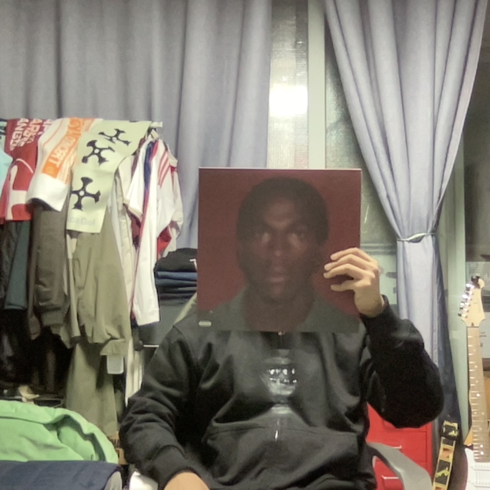 Daniel Caesar 4th EP Son of Spergy LP Black (2LP) 착용 스타일