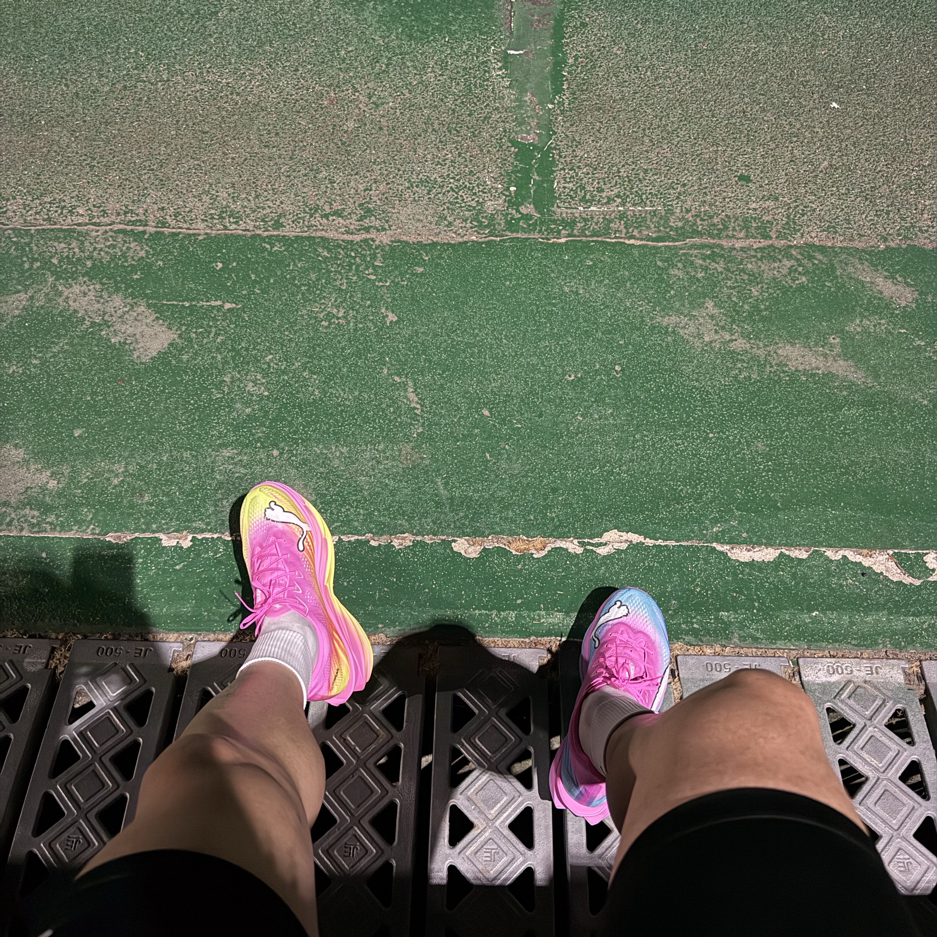 Puma Deviate Nitro Elite 4 ST Poison Pink Yellow Alert 착용 스타일