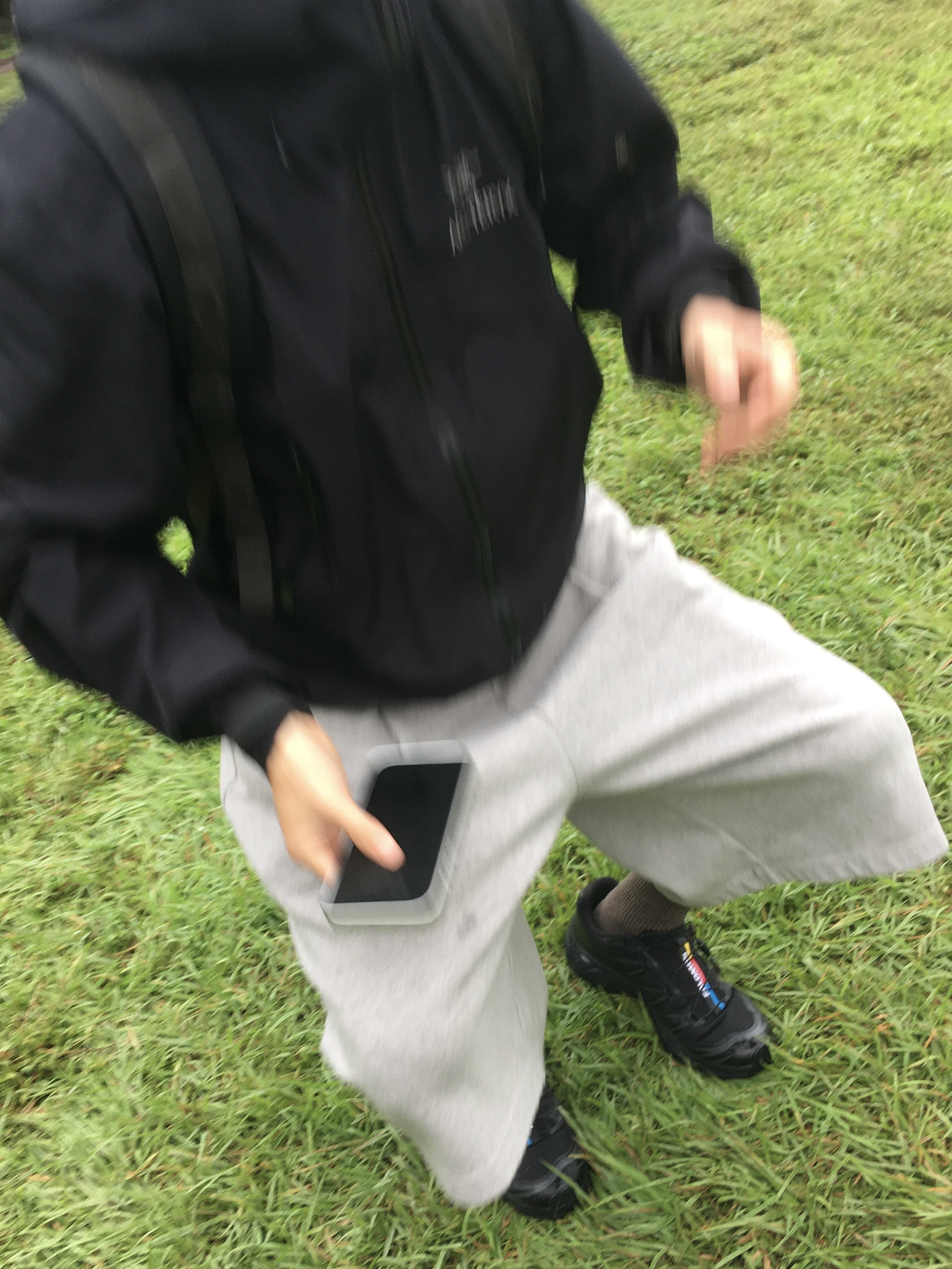 Arc'teryx Beta LT Jacket Black, Matin Kim Logo Jacquard Short Beanie White 착용 스타일 - 2