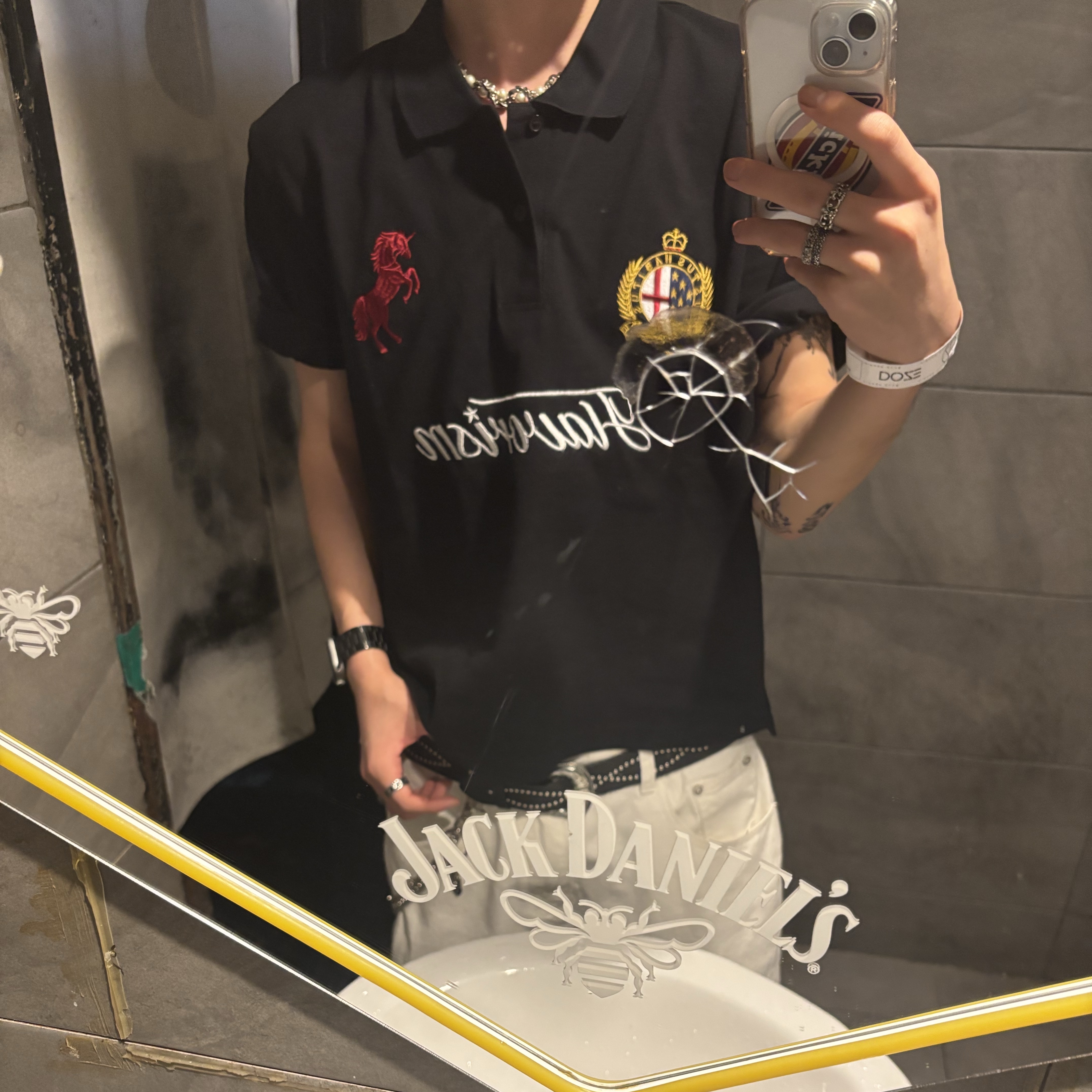 Flavorism Red Horse Pique Shirt Black 착용 스타일 - 3