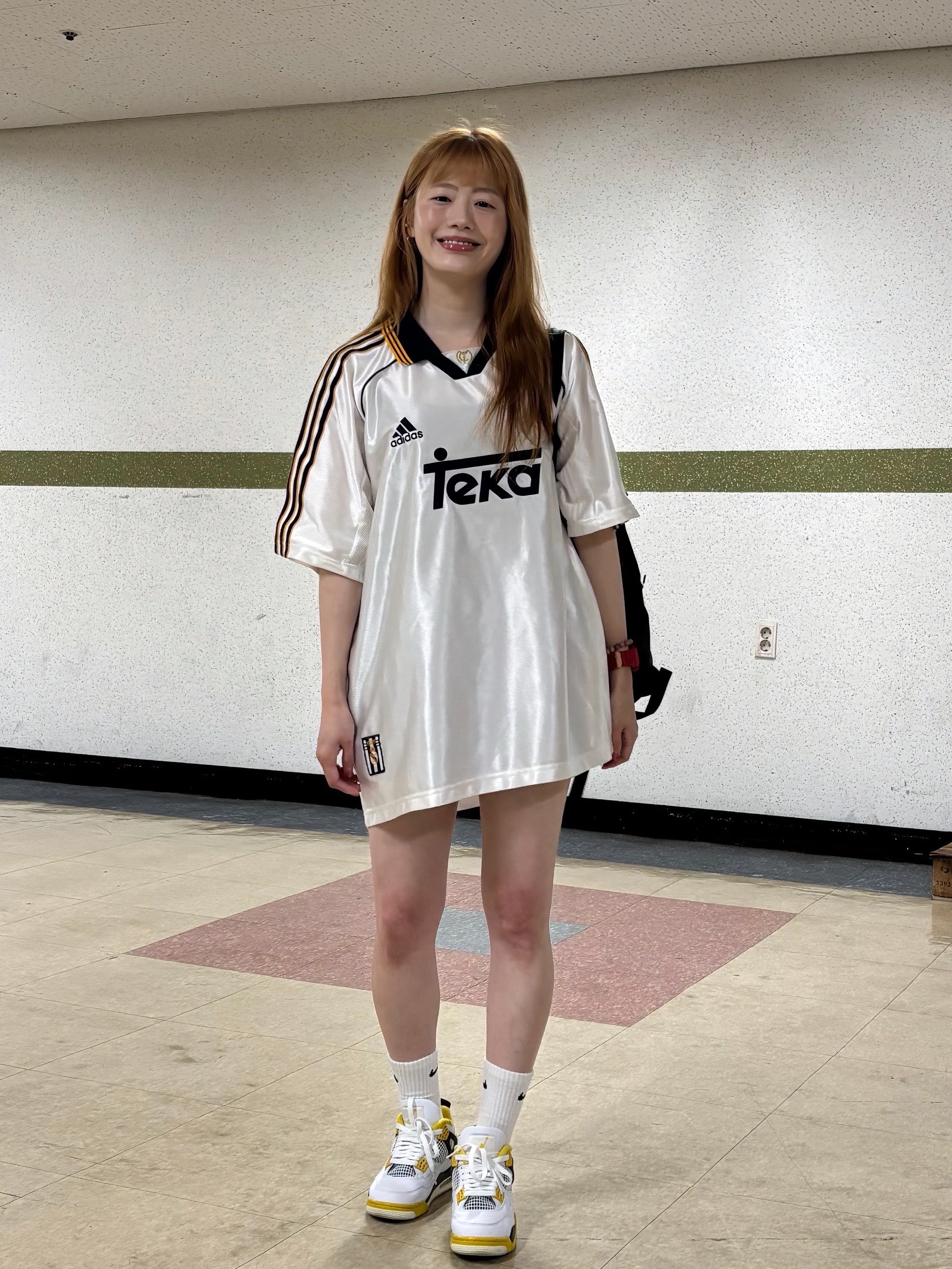 Adidas Real Madrid 99/00 Home Jersey White - KR Sizing (Non Marking Ver.), (W) Jordan 4 Retro Vivid Sulfur 착용 스타일 - 3