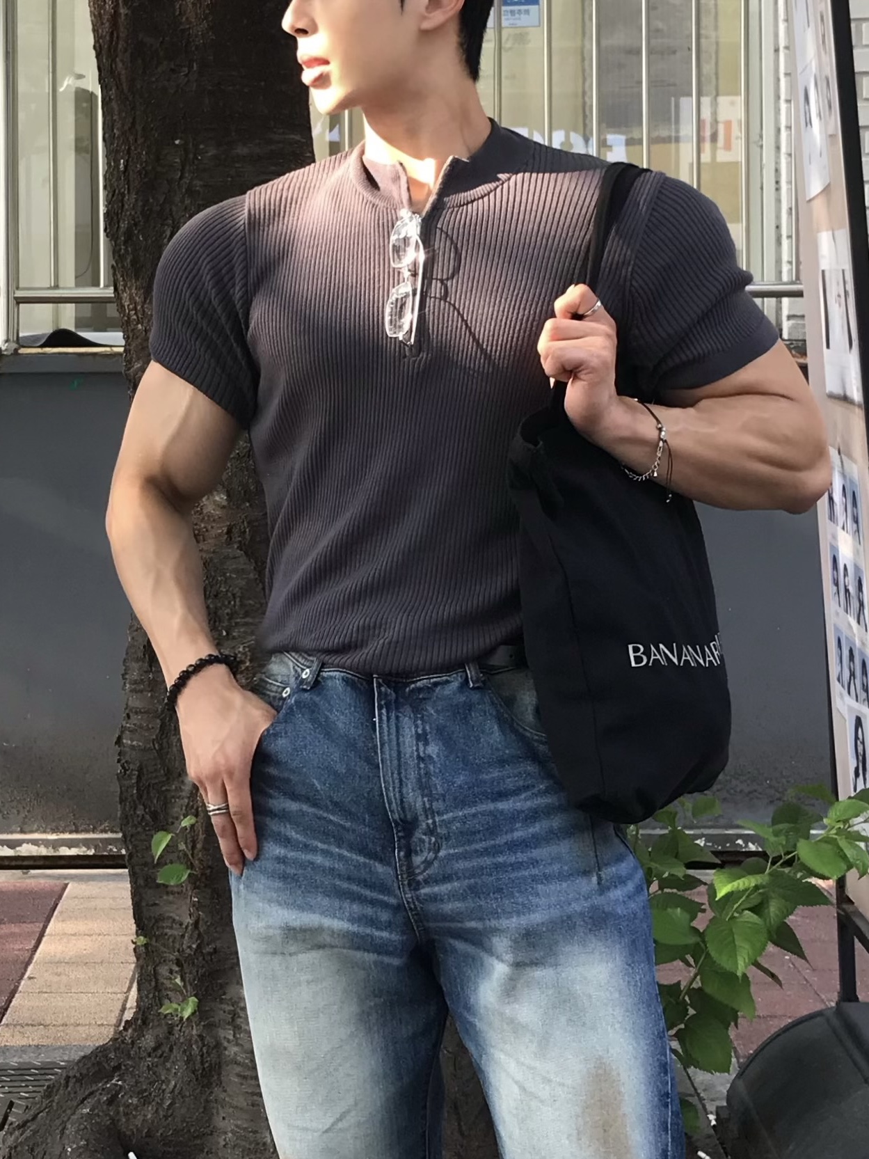 PHOS333 M Slim Fit Half Zip Knit Charcoal 착용 스타일 - 2