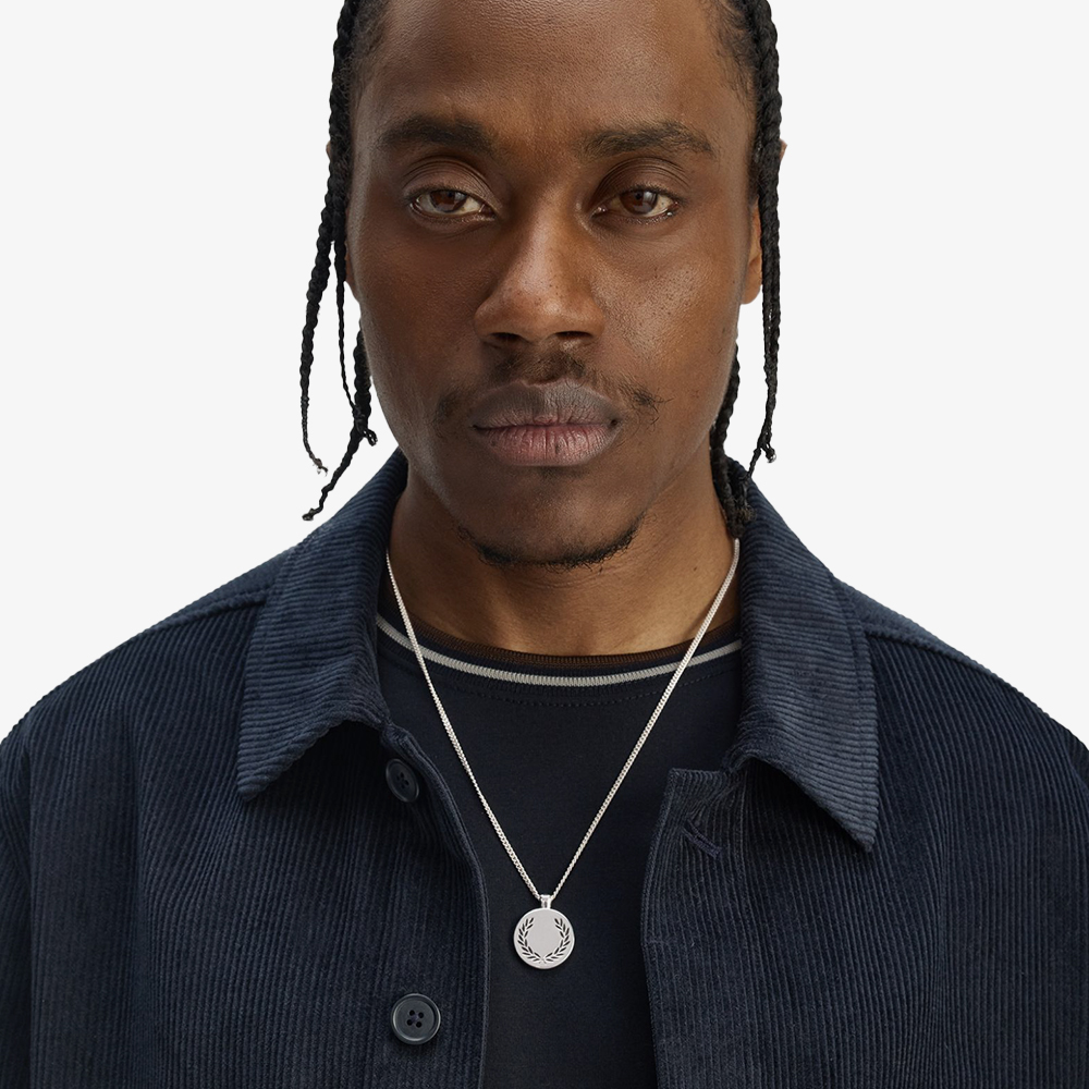 프레드페리 로렐 리스 펜던트 네크리스 메탈릭 실버(Fred Perry Laurel Wreath Pendant Necklace Metallic Silver) - 4
