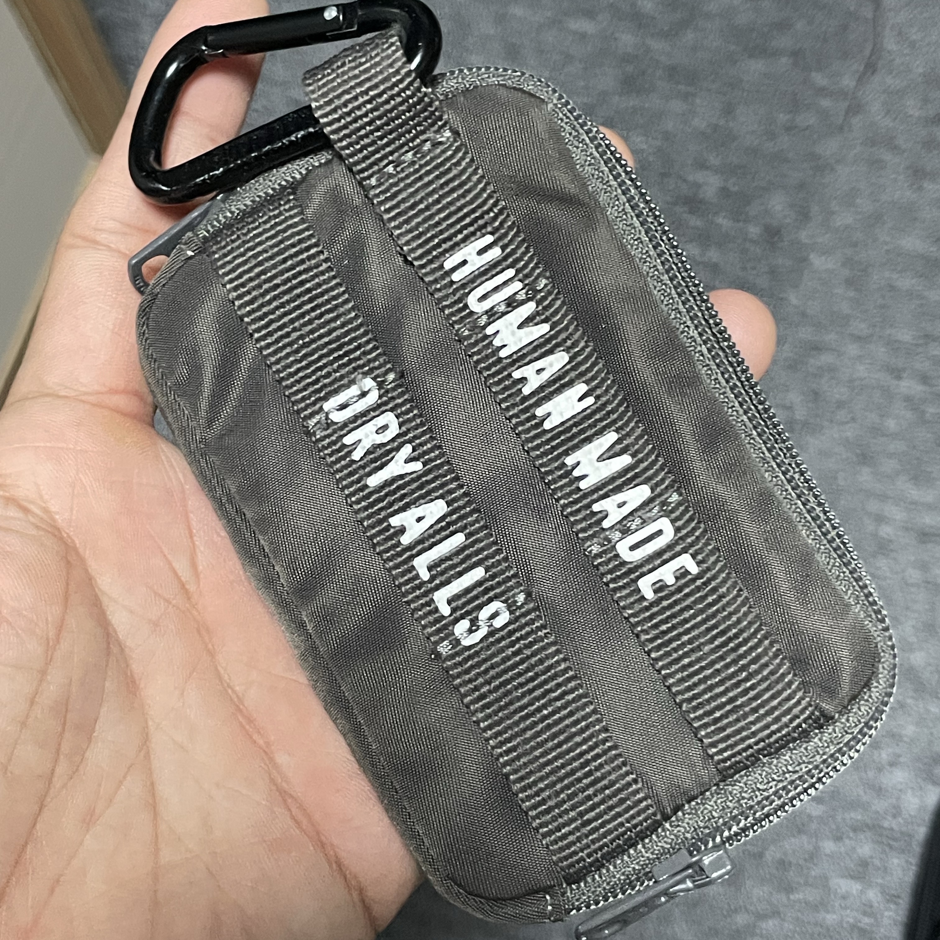 Human Made Military Card Case Black 착용 스타일