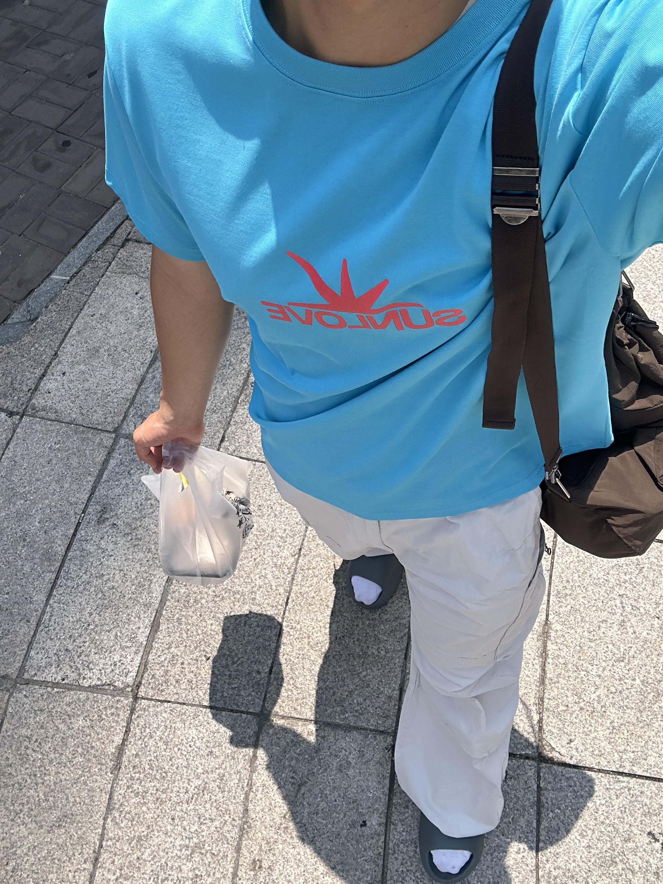 [더블적립] sunlovetour Daybreak Logo Tee Blue 착용 스타일