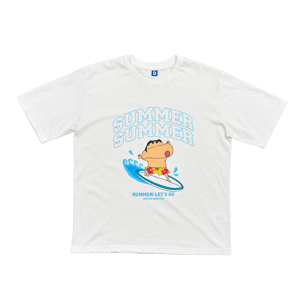 댄꼼마 X 짱구 서핑타임 짱구의 여름 반팔 티셔츠(DANCOMMA x Crayon Shin-chan Surfing Time: Shin-chan's Summer Short Sleeve T-Shirt)
