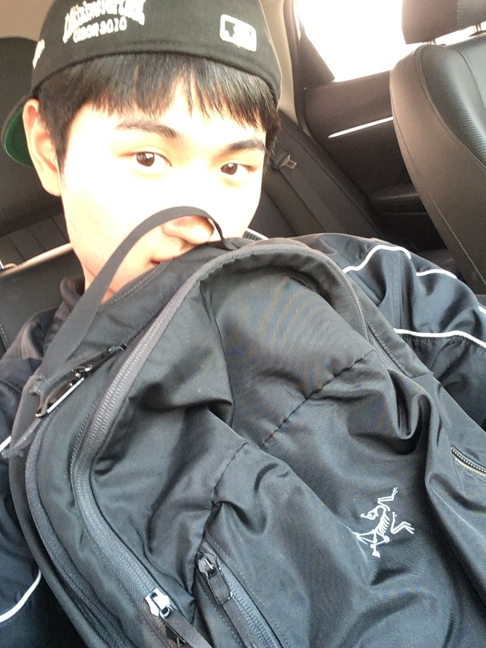 Thisisneverthat x New Era x MLB New York Yankees 59Fifty Retro Crown Cap Black, Arc'teryx Mantis 26 Backpack Black 착용 스타일 - 2
