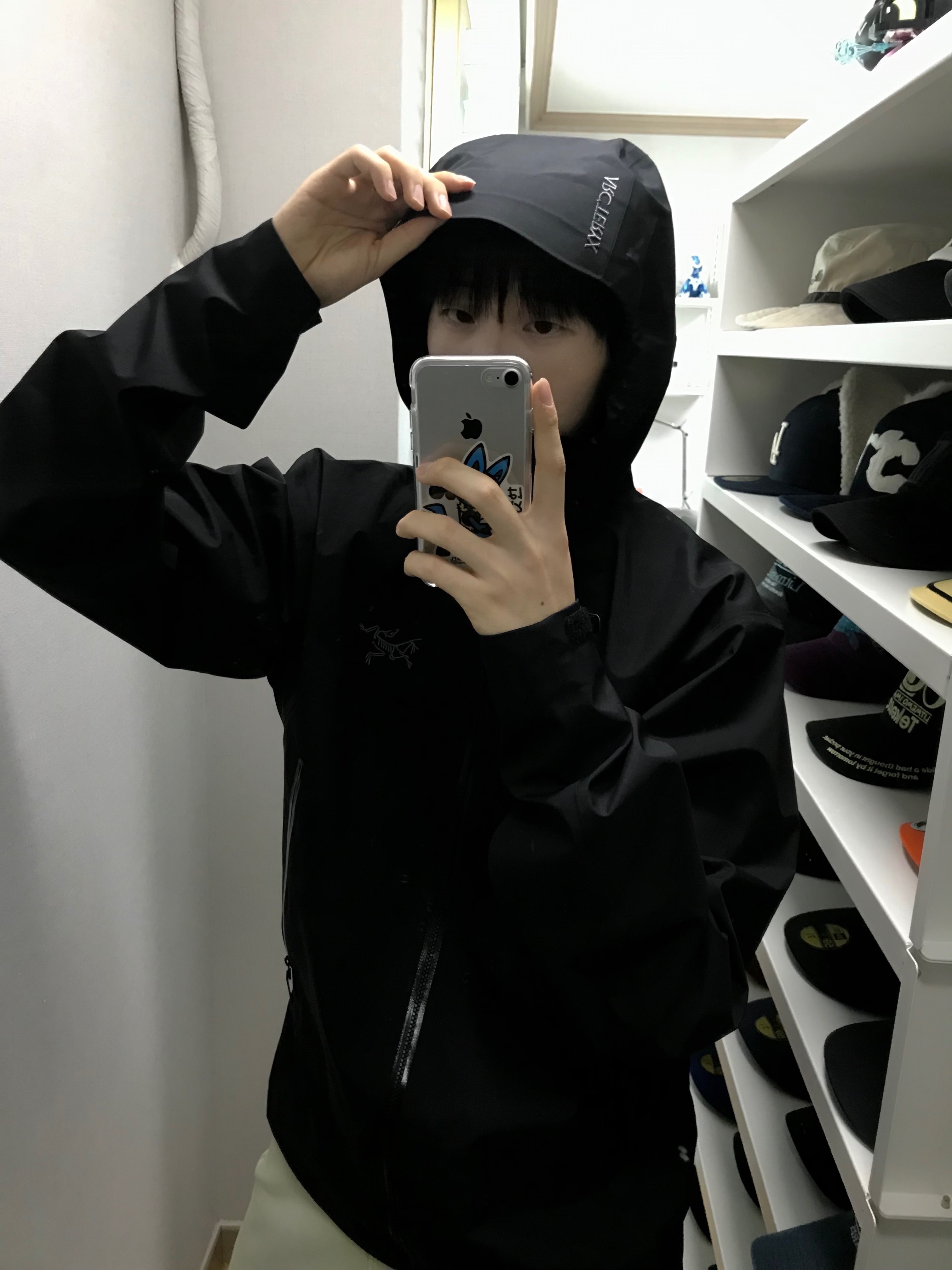 Arc'teryx Beta Jacket Black 착용 스타일 - 1
