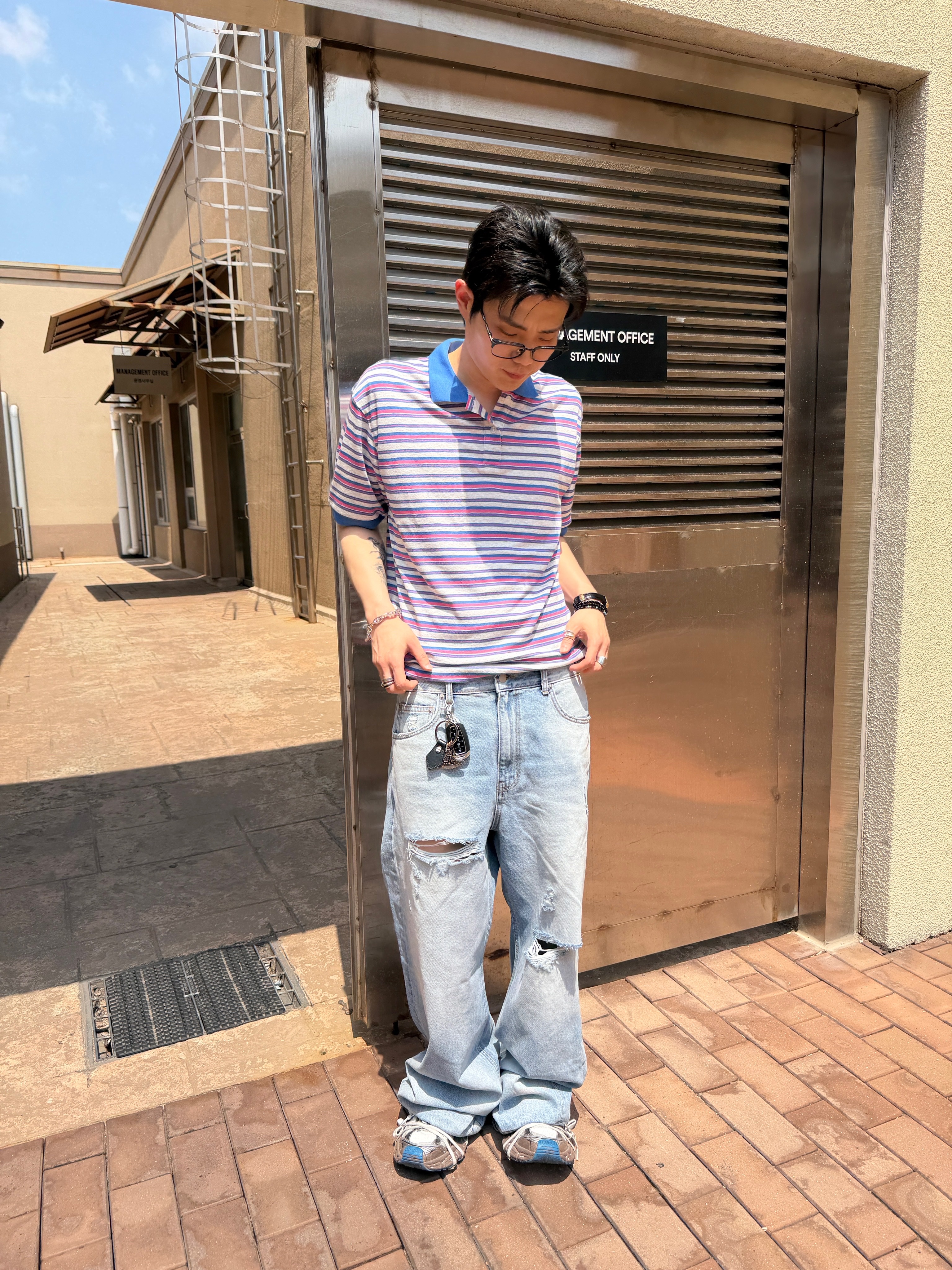 Nonnod Summer Polo Shirt Multi Stripe, Nonnod Bleached Denim Light Blue 착용 스타일 - 7