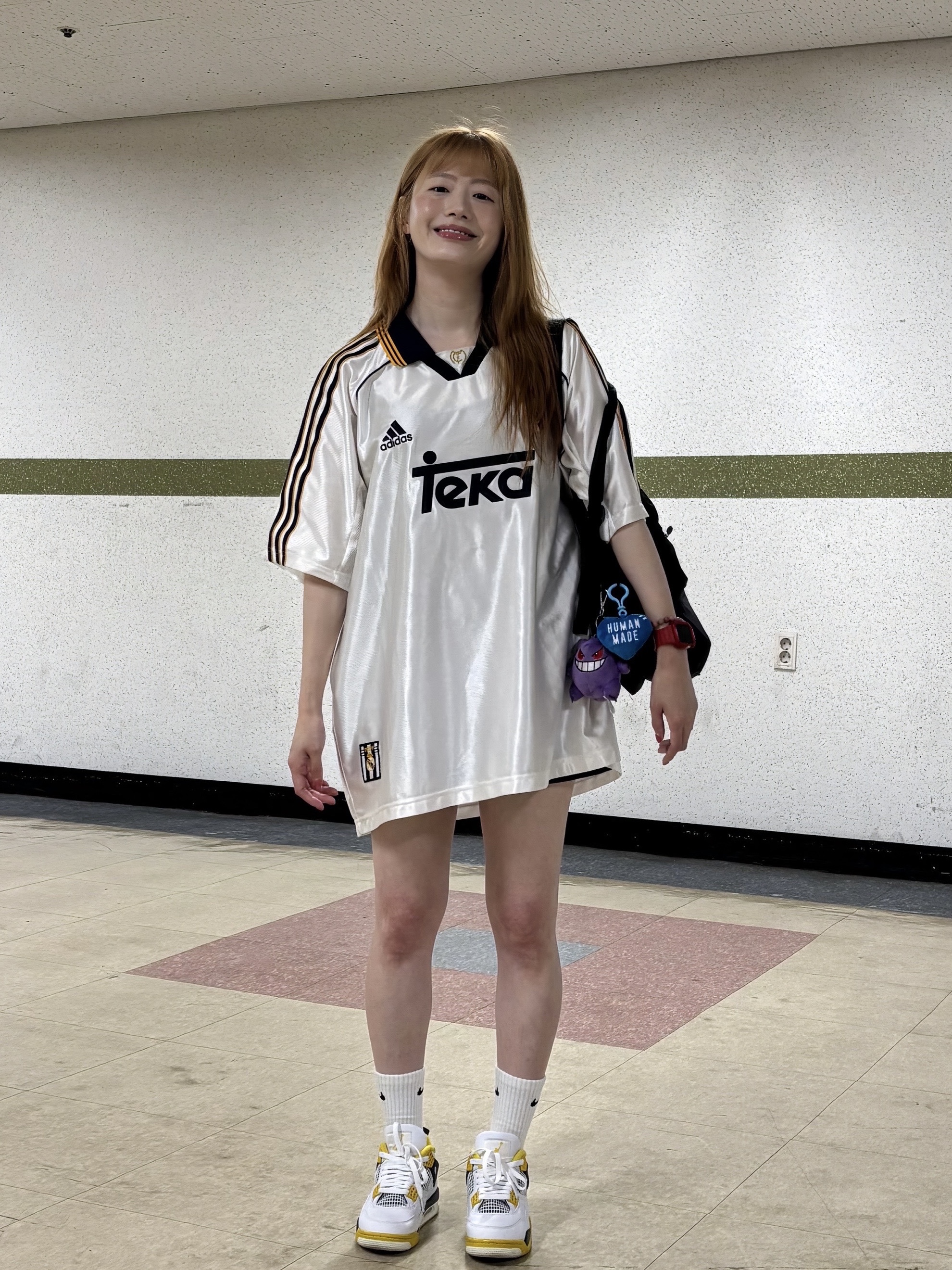 Adidas Real Madrid 99/00 Home Jersey White - KR Sizing (Non Marking Ver.), (W) Jordan 4 Retro Vivid Sulfur 착용 스타일 - 1