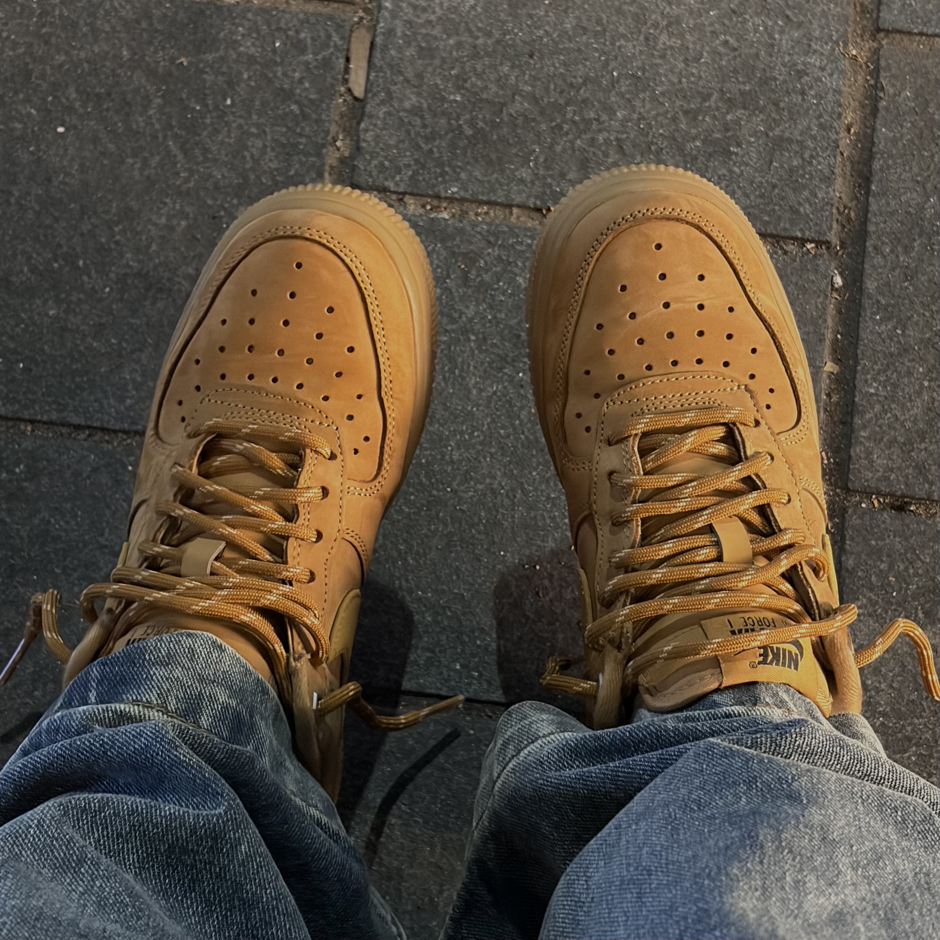 (W) Nike Air Force 1 '07 WB Flax Wheat 착용 스타일