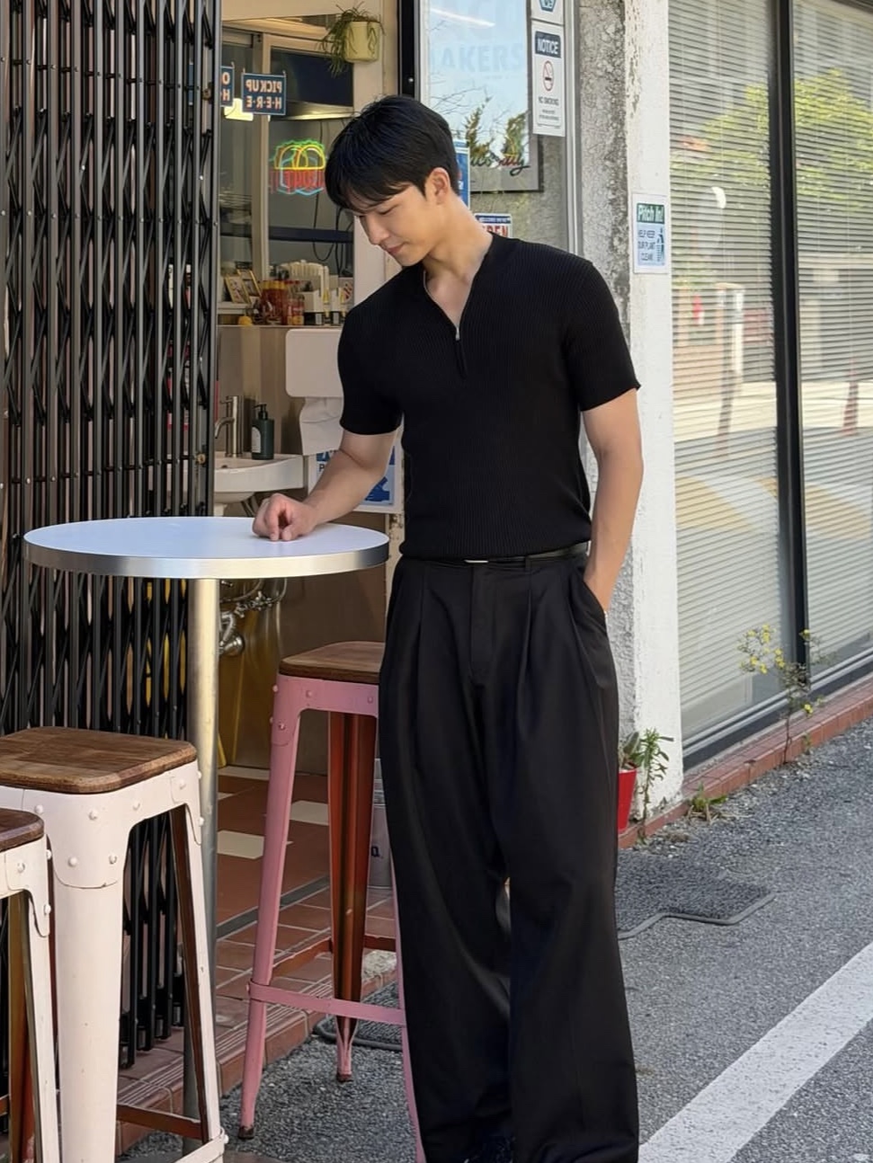 PHOS333 M Slim Fit Half Zip Knit Black 착용 스타일 - 2