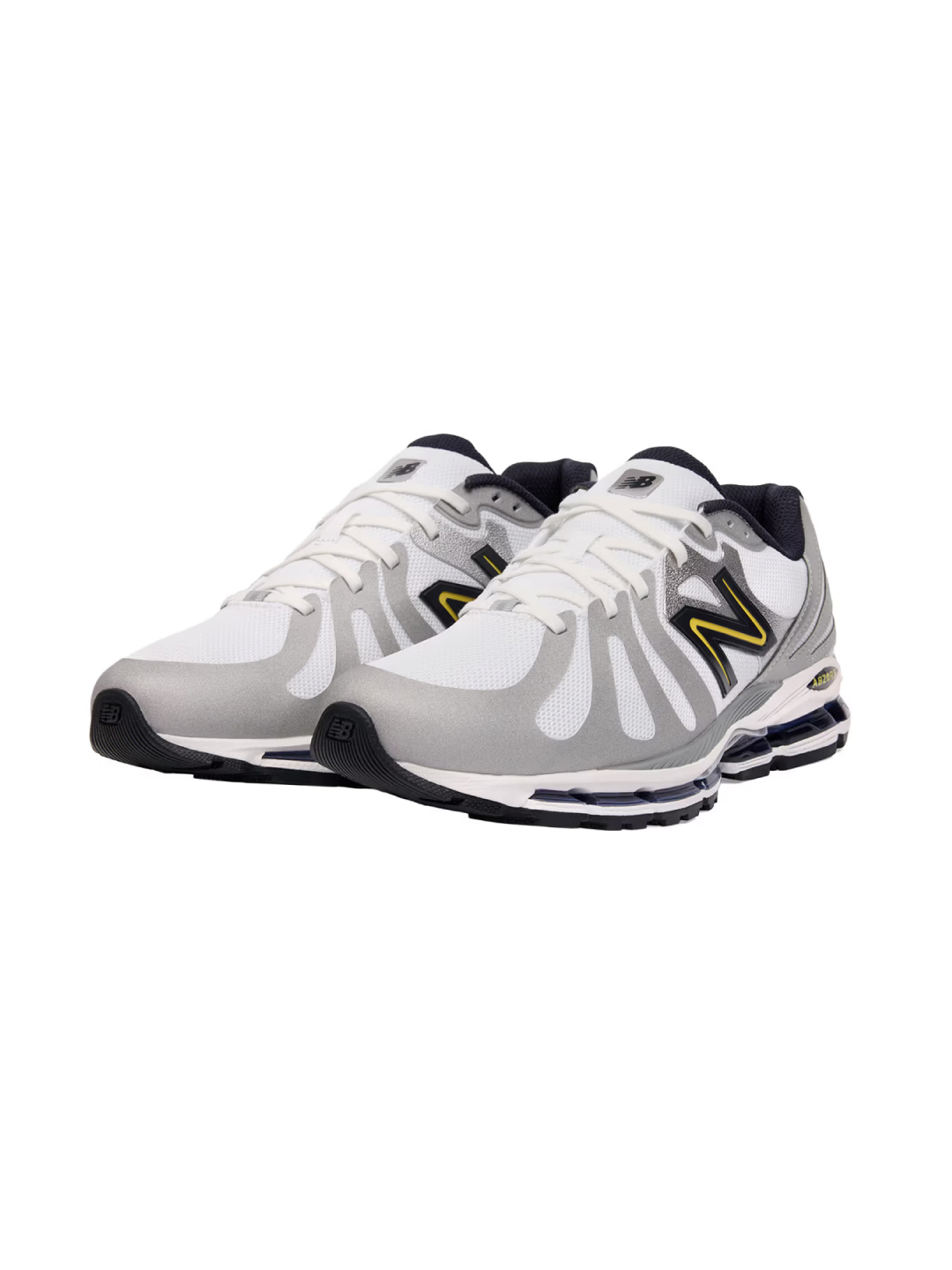 New Balance x JJJJound 475 Black White, New Balance x JJJJound 990v3 Brown Black 착용 스타일 - 4