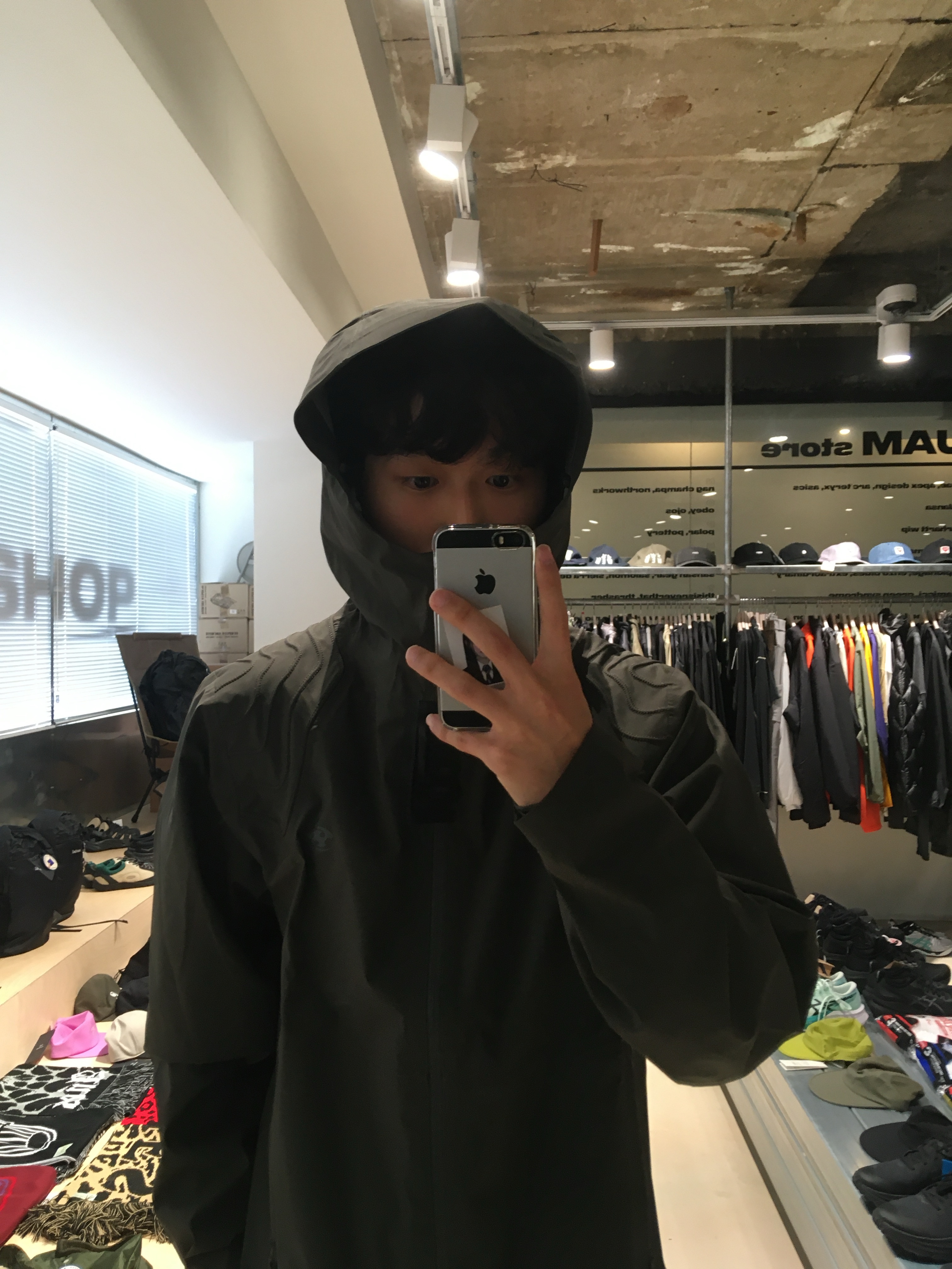 Sansan Gear Alea Shell Jacket Charcoal, Sansan Gear Alea Shell Jacket Black 착용 스타일